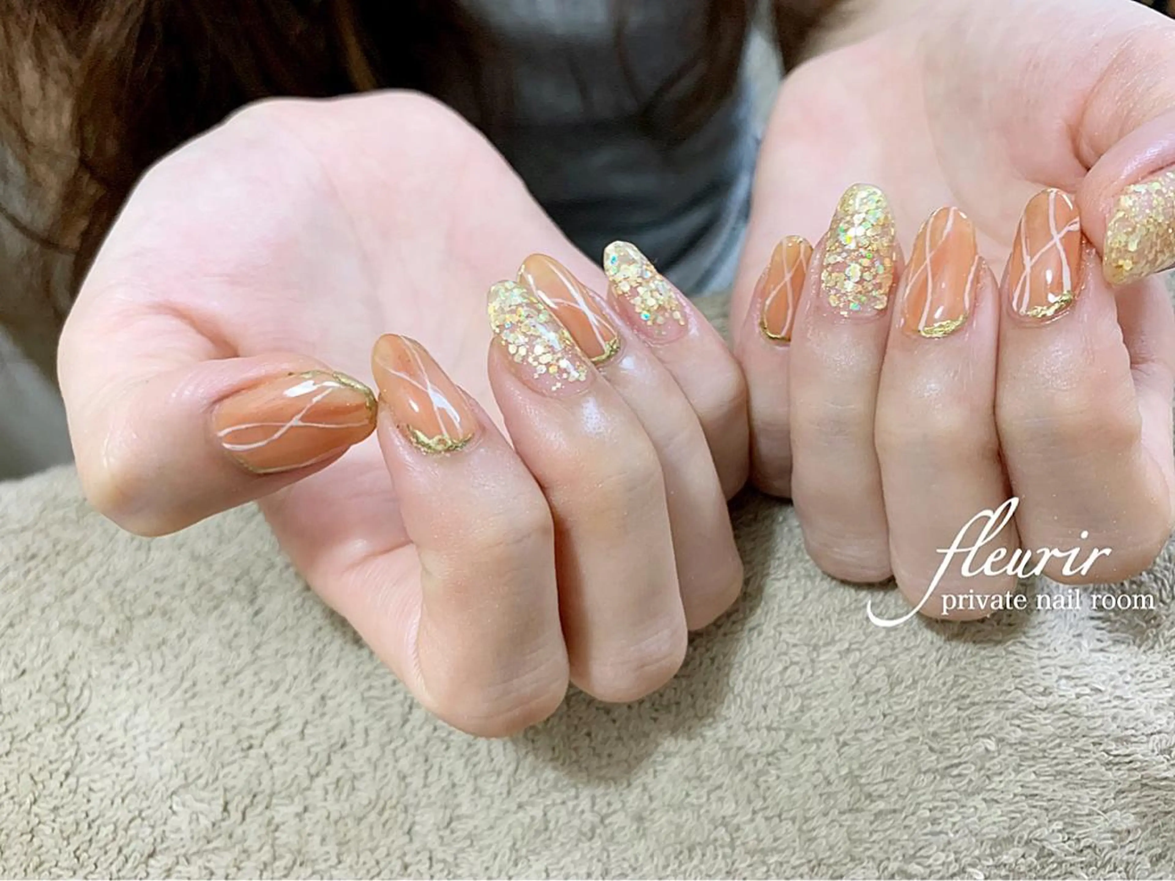 ネイル アートネイル ゴールド グラデーション ホログラムネイル ラメ(グリッター) フルリール 【プライベートサロンのネイルデザイン