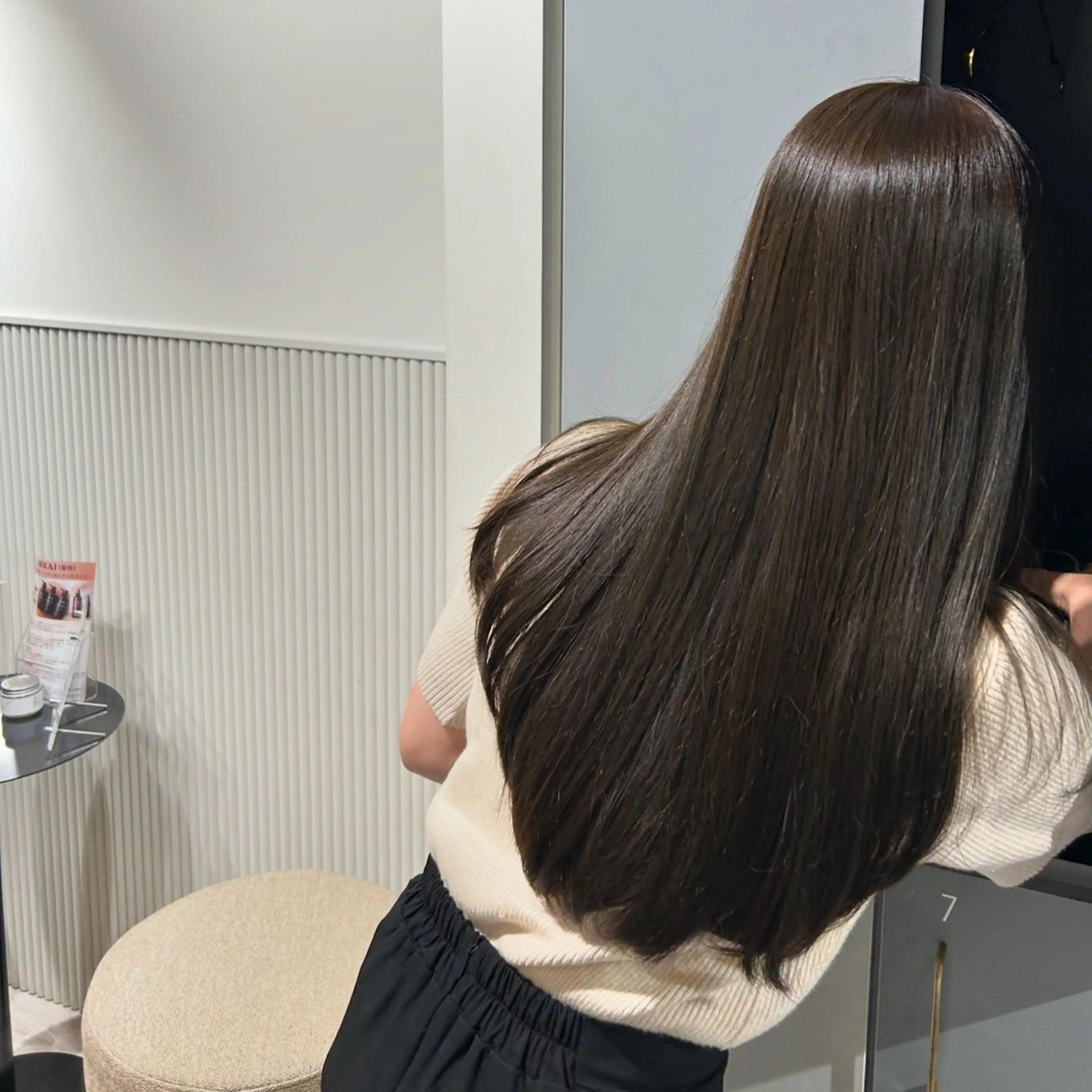 ミディアム LOVESTOIKE 井上つぐみ/透明感のヘアスタイル