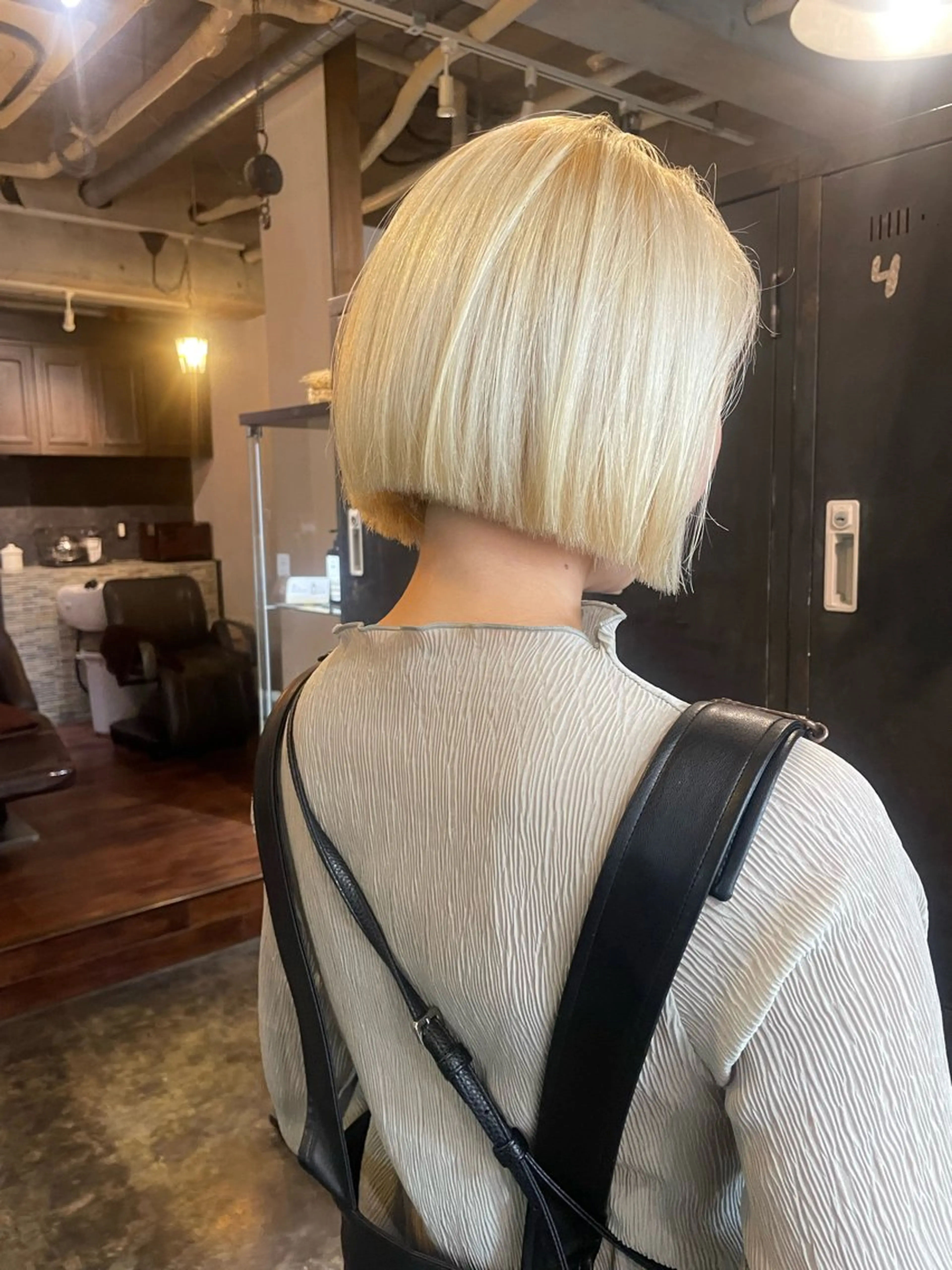 ショート カラー ショート/ボブ/ 心斎橋/宮脇美奈のヘアスタイル