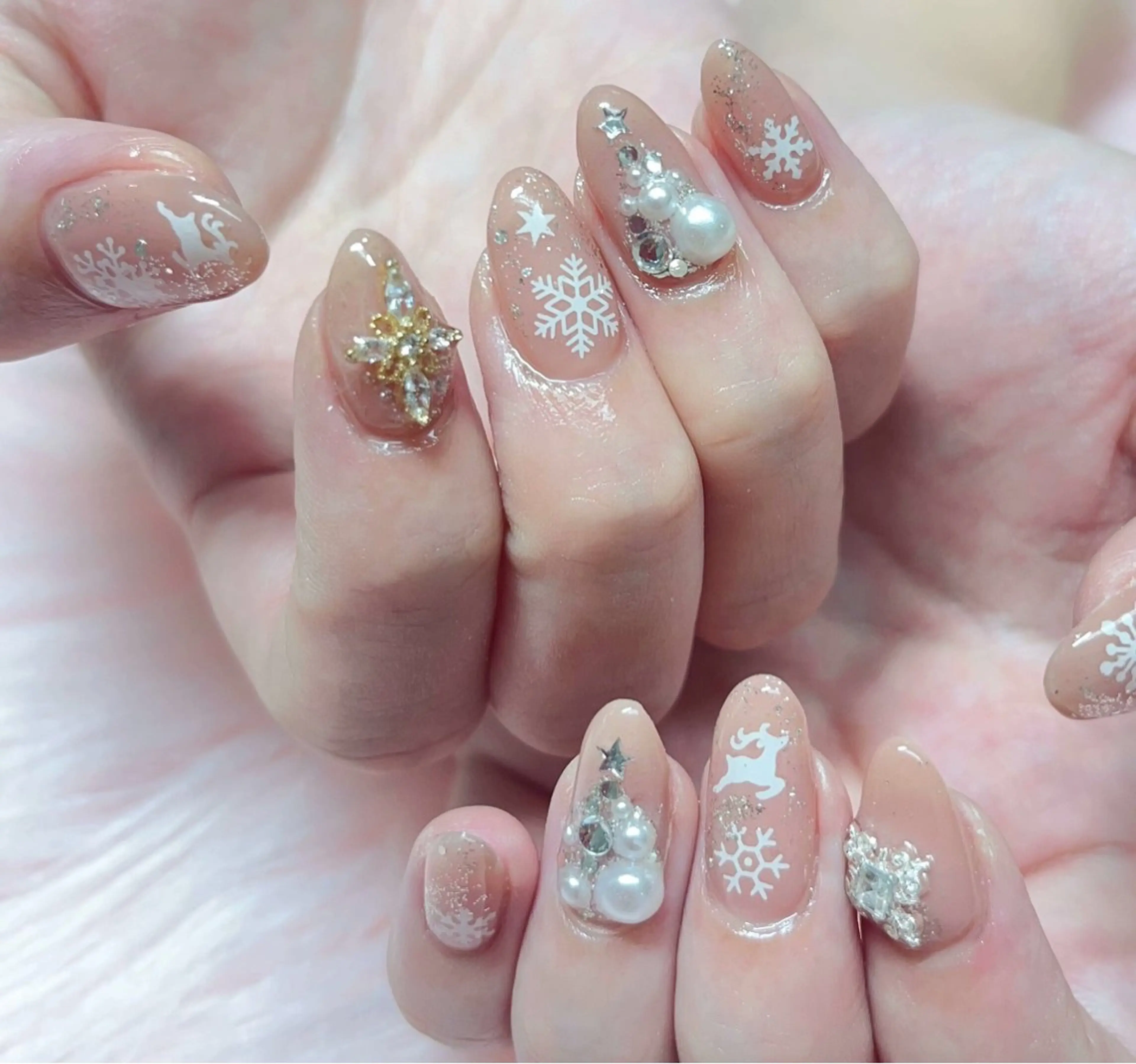 ネイル フレンチネイル ジェルネイル グラデーション 韓国ネイル ラメ(グリッター) ハンドネイル MoonNail ユリ🌸のネイルデザイン