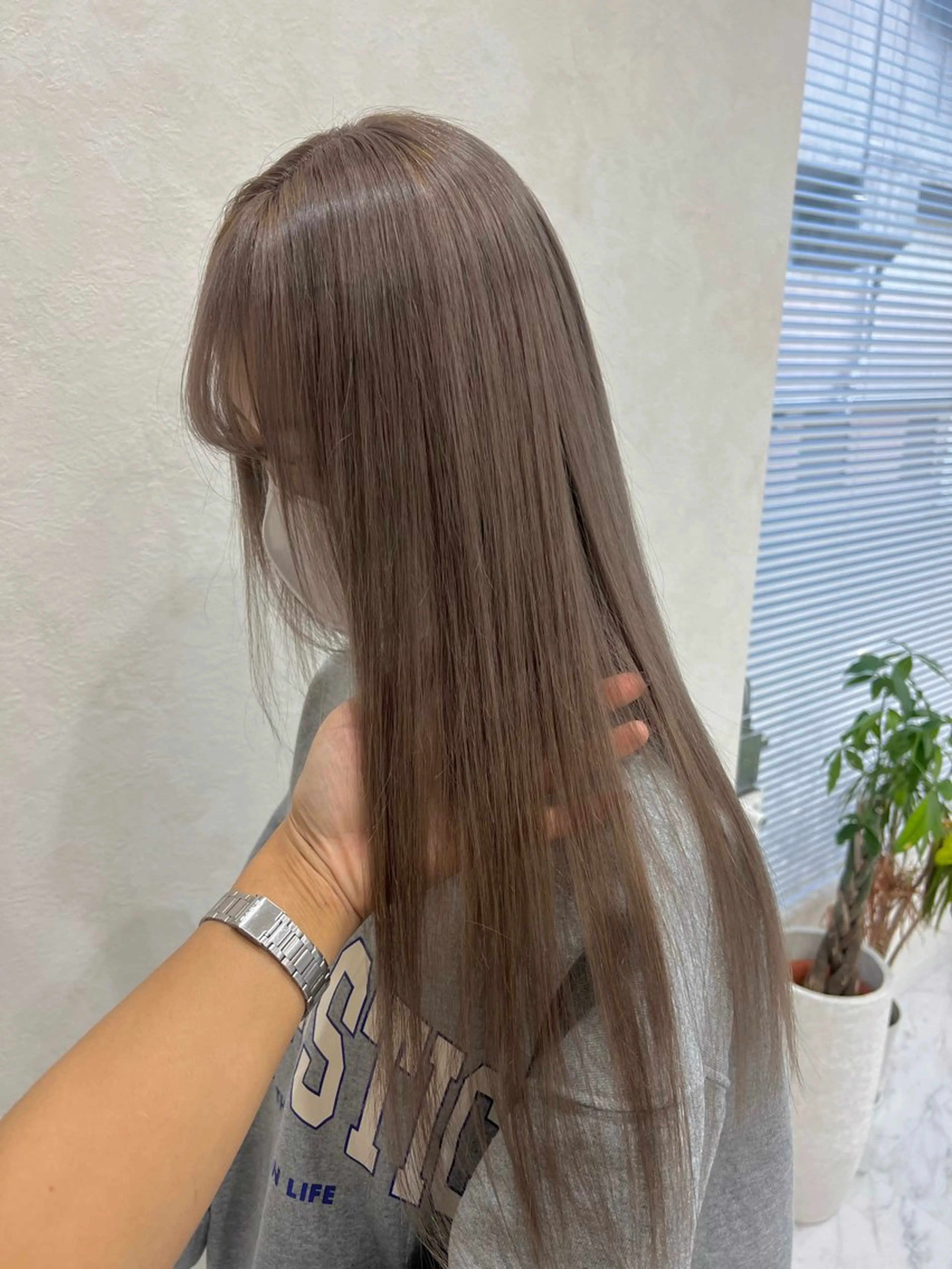 セミロング 韓国風🫧艶カラー 💟ran💟のヘアスタイル