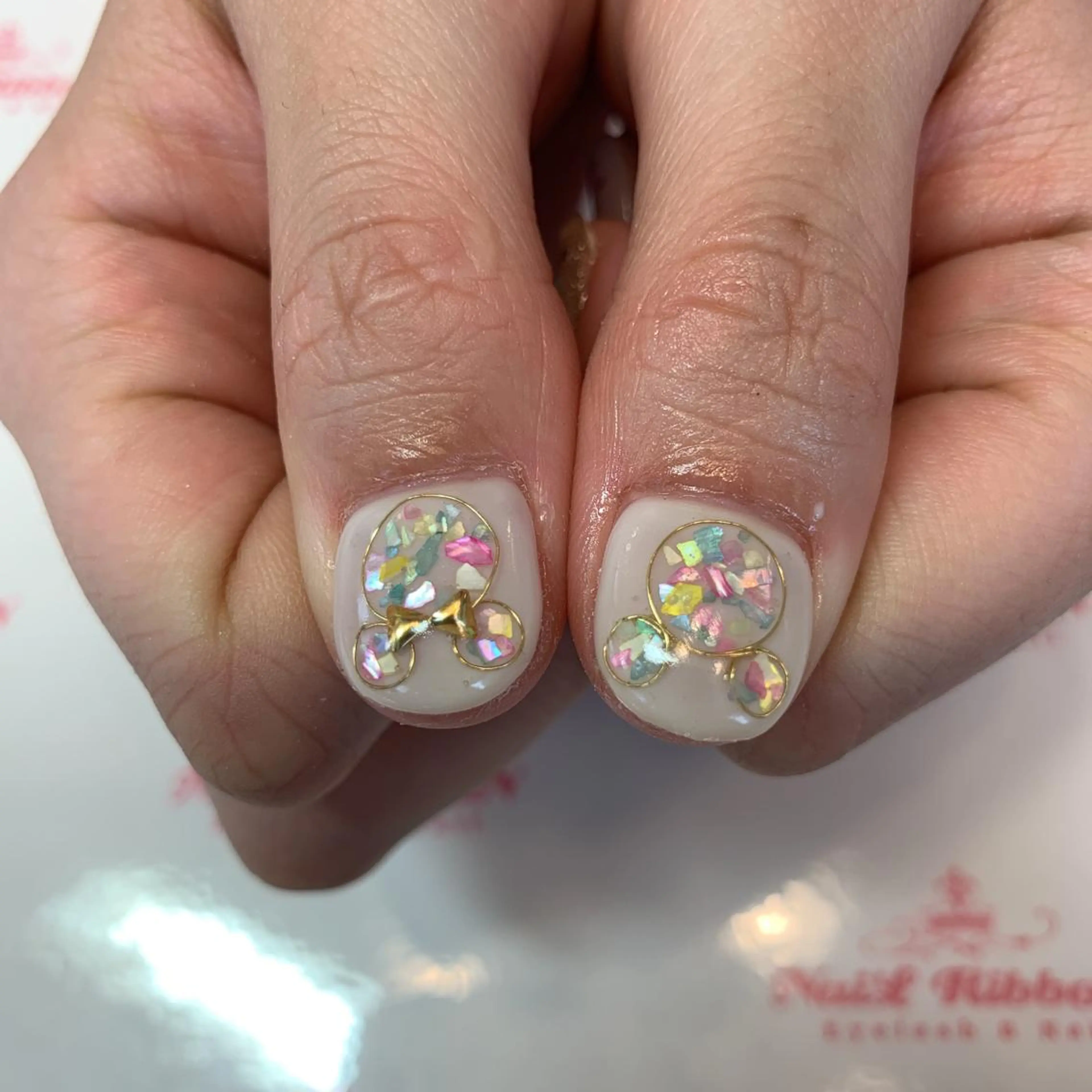 ネイル ネイルリボン 受付スタッフのネイルデザイン