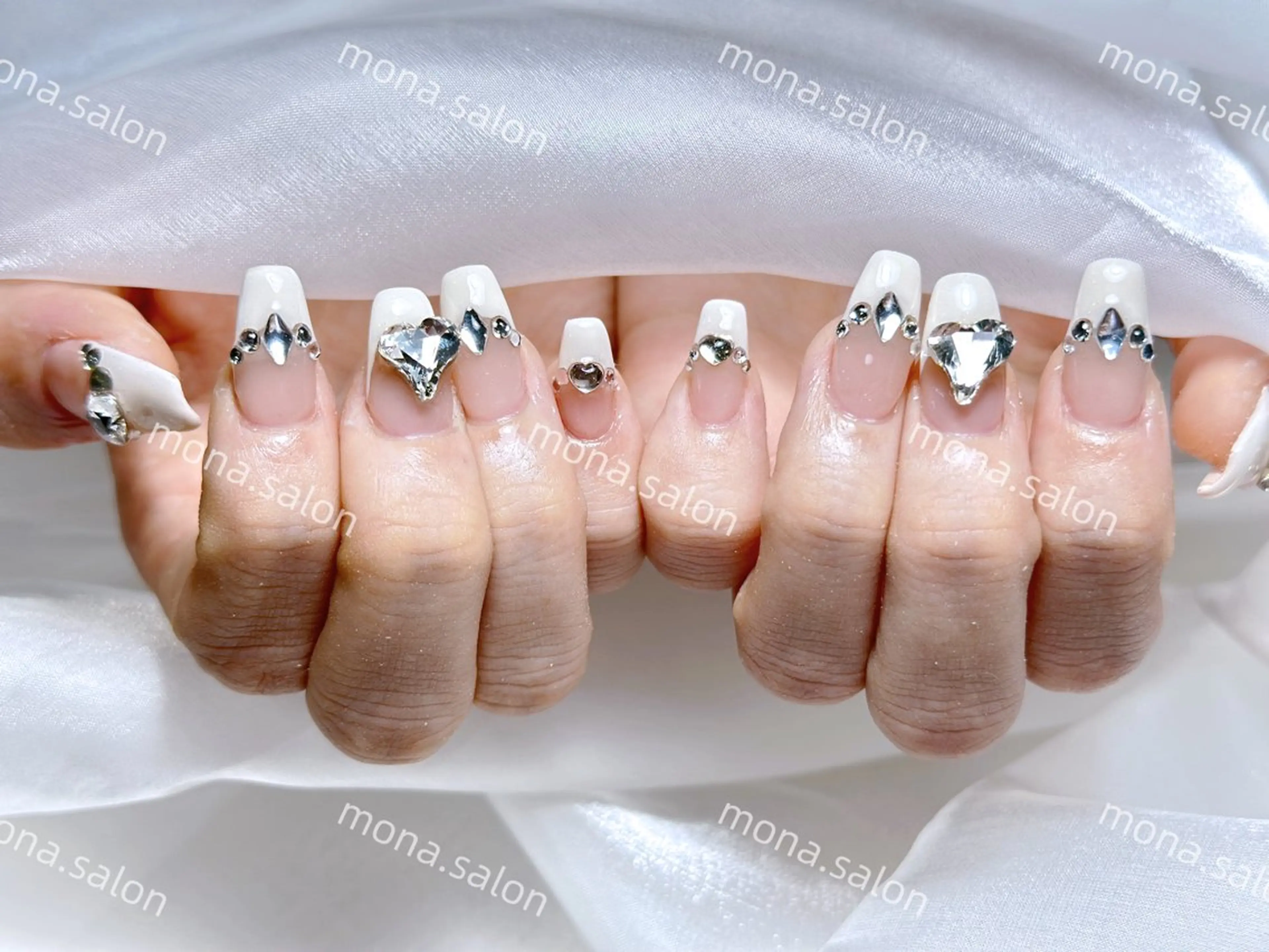 ネイル ハンドネイル Mona【パラジェル ・長さ出し専門店】のネイルデザイン