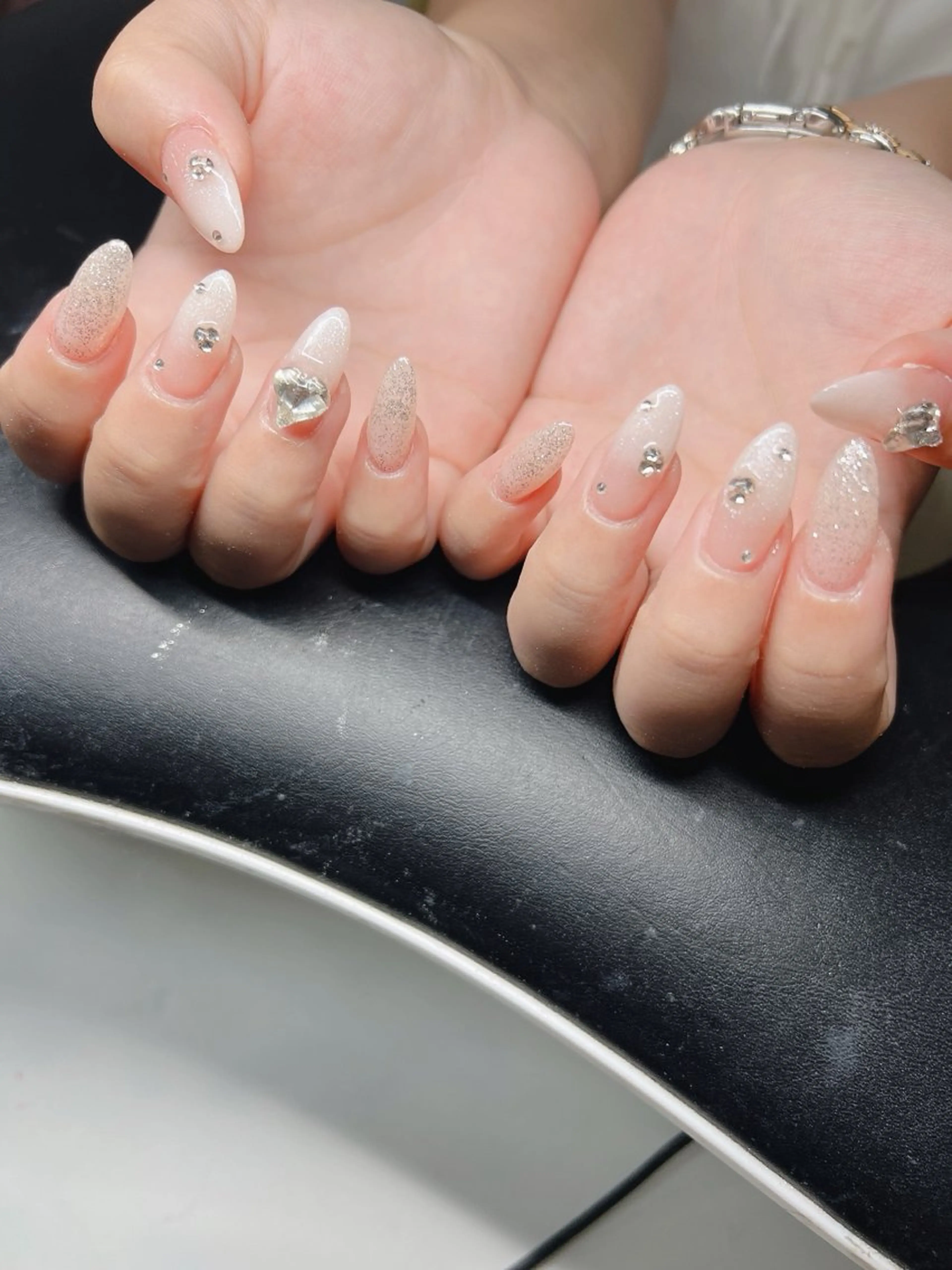 ネイル 長さ出し グラデーション 卒業式 キラキラネイル マグネットネイル ハンドネイル Lee Nailsのネイルデザイン