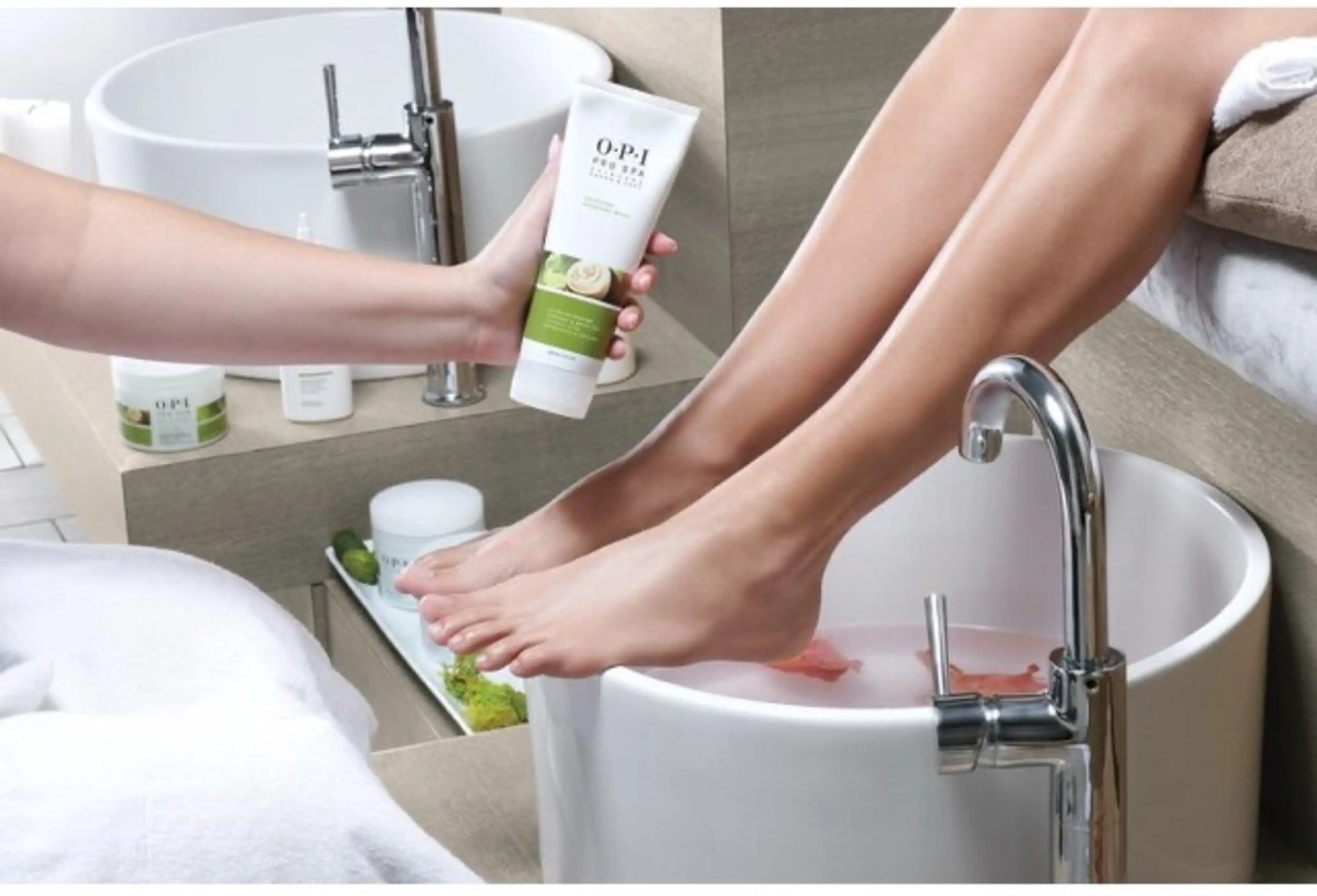 OPI足裏つるつる角質ケア👠✨の写真