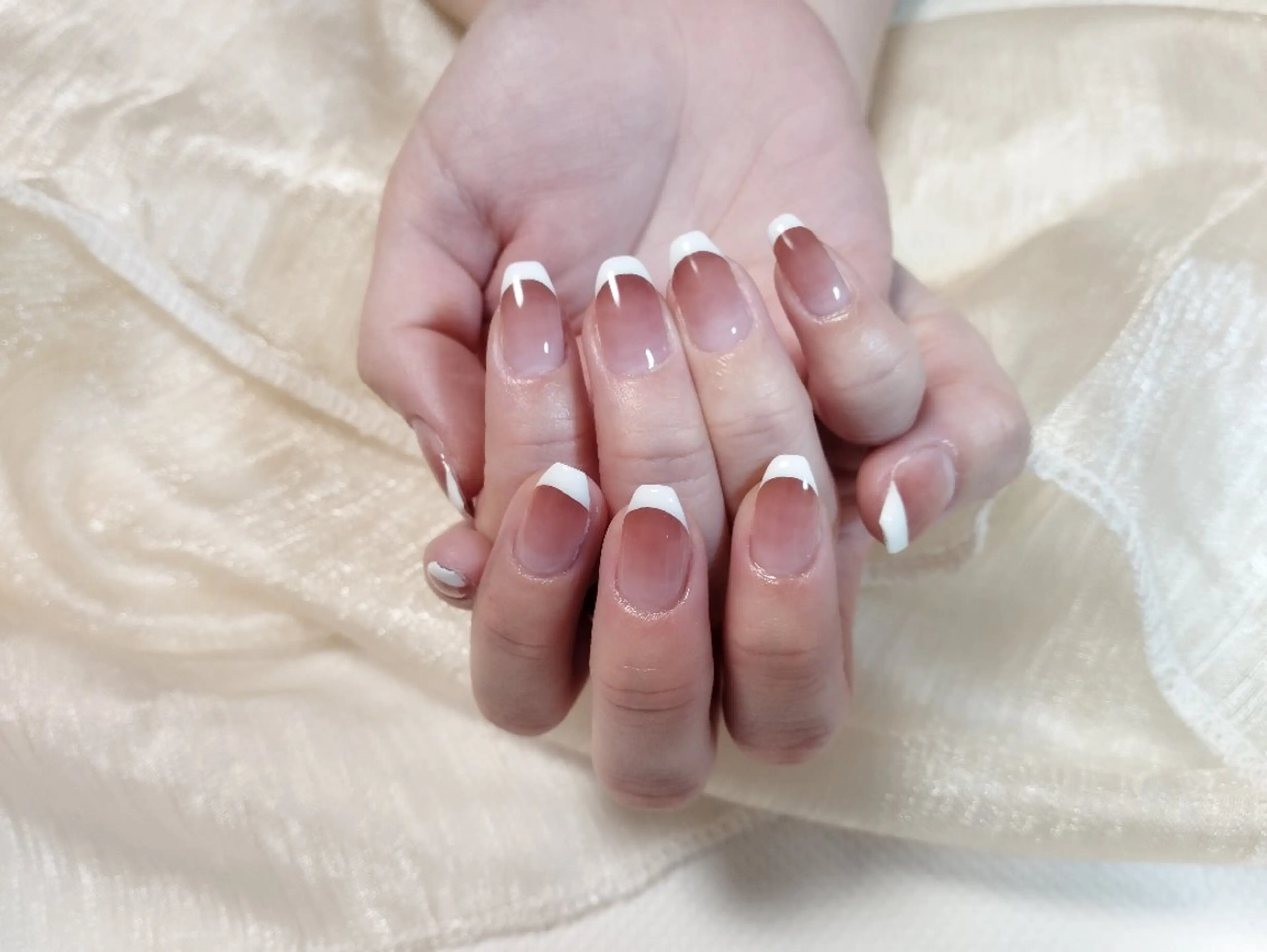 ネイル グラデーション ハンドネイル ハンドケア ＤI'A ネイルサロンのネイルデザイン