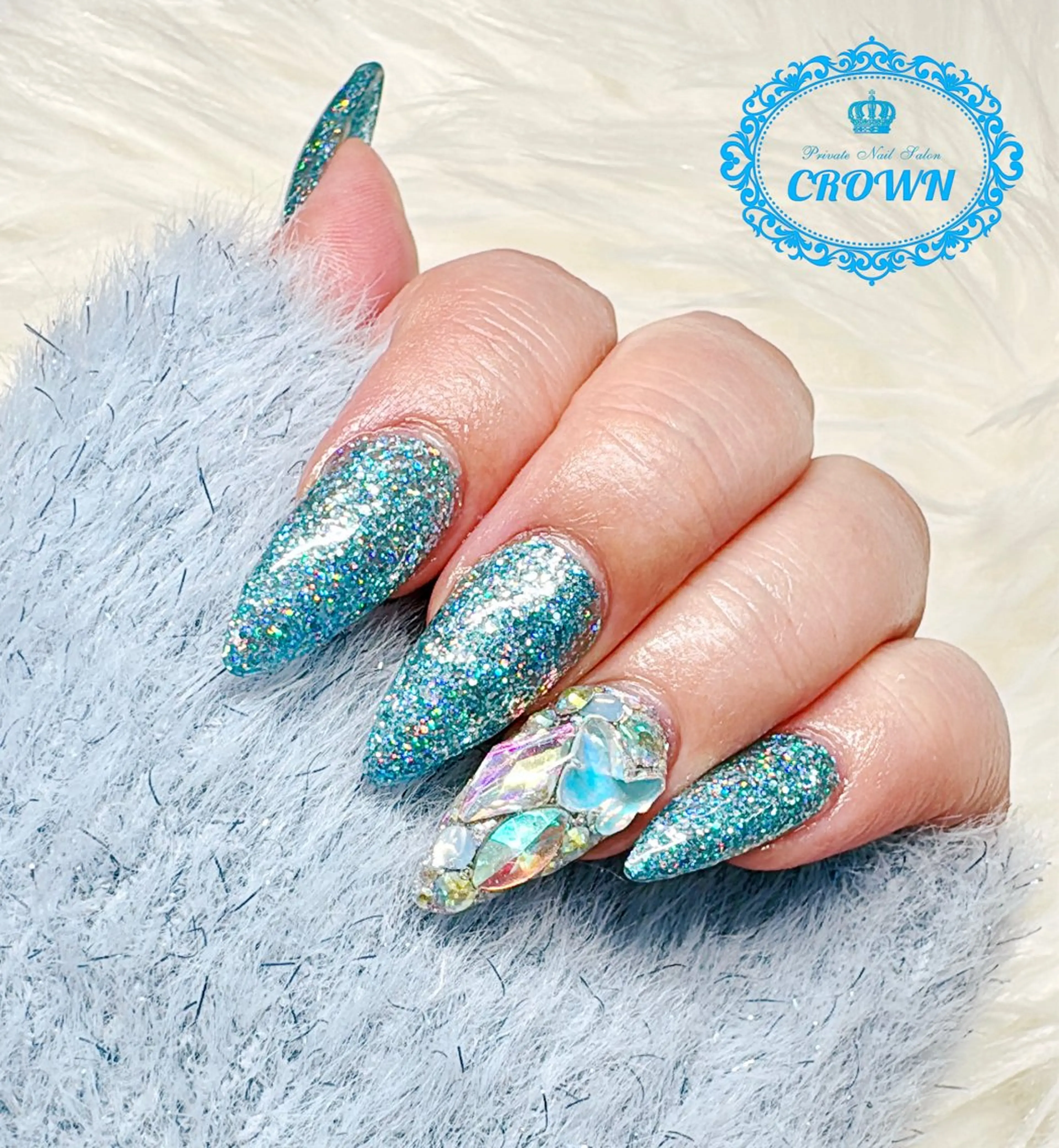 ネイル CROWN プライベートサロンのネイルデザイン