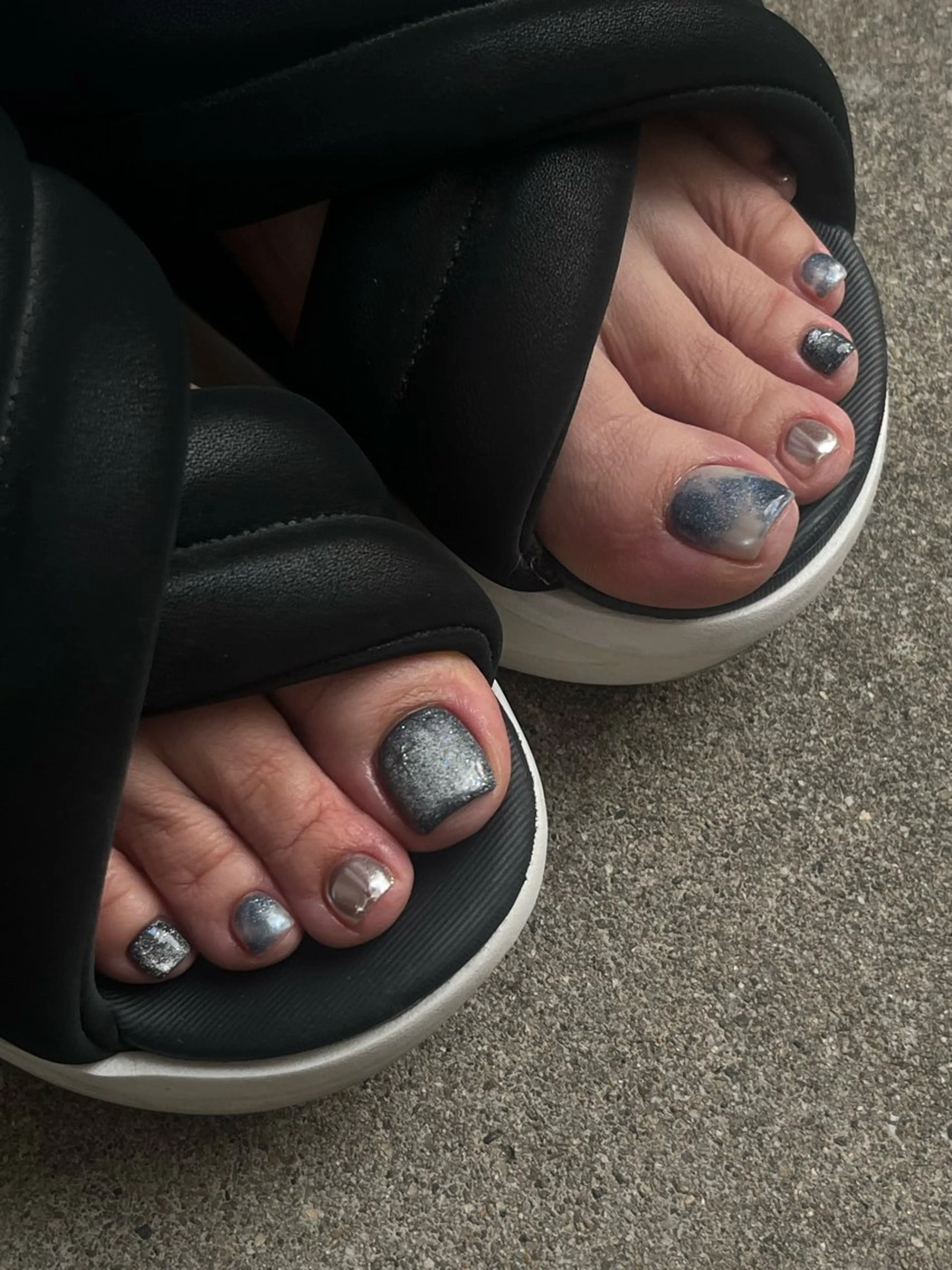 ネイル マグネットネイル ミラーネイル ネイビー NailAVANCE Ichikaのネイルデザイン