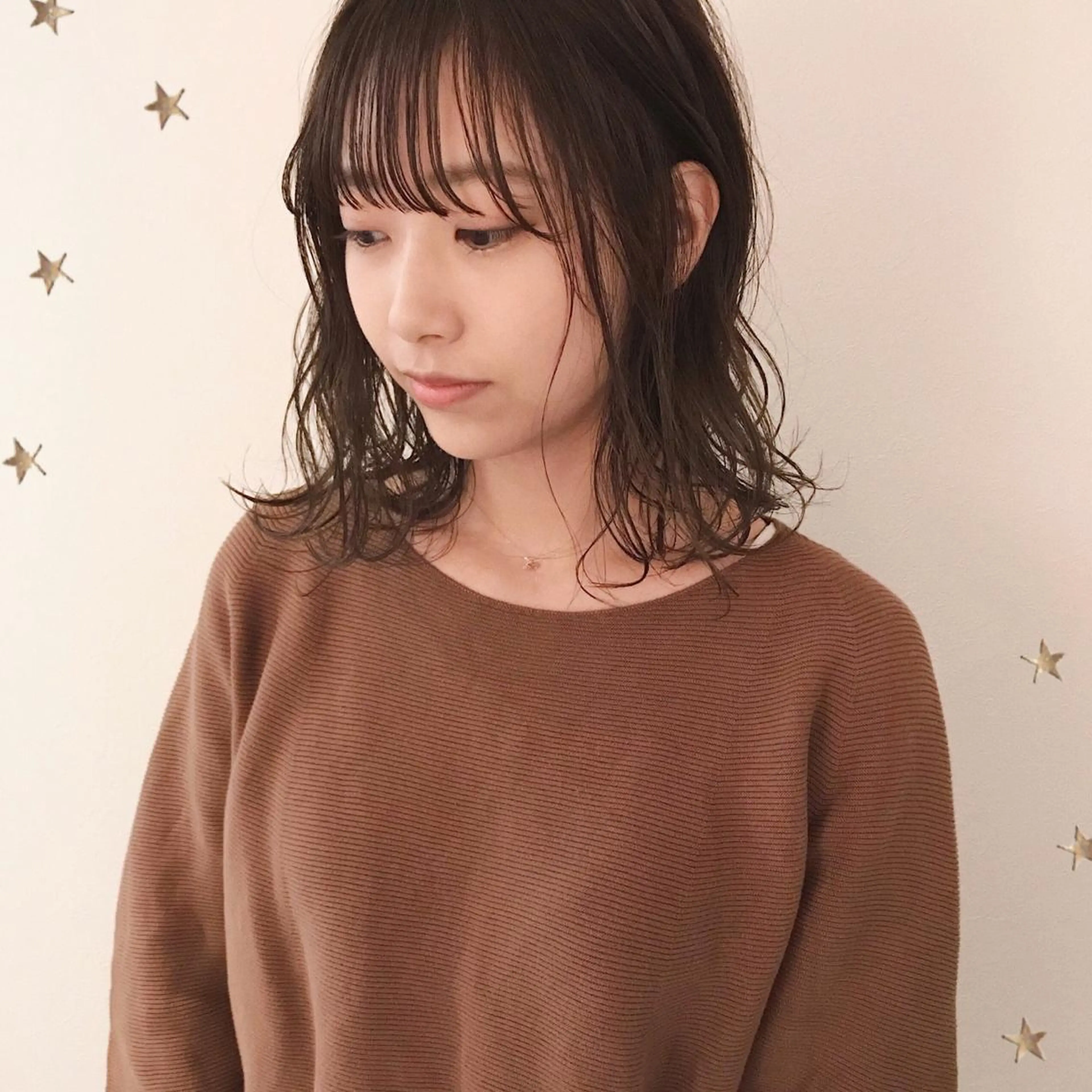 ミディアム 市川 千夏のヘアスタイル