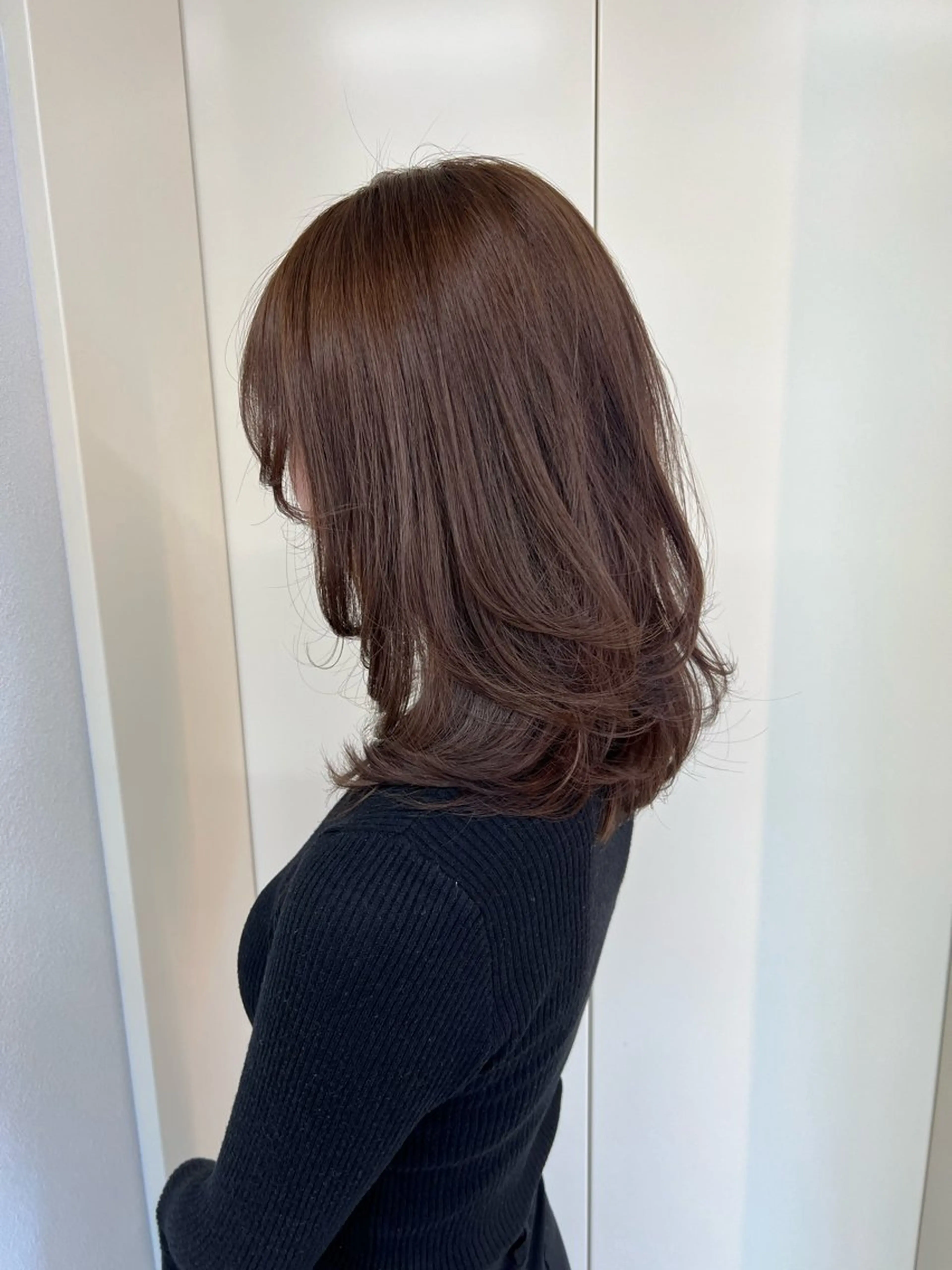 ミディアム カット maya レイヤーカットのヘアスタイル