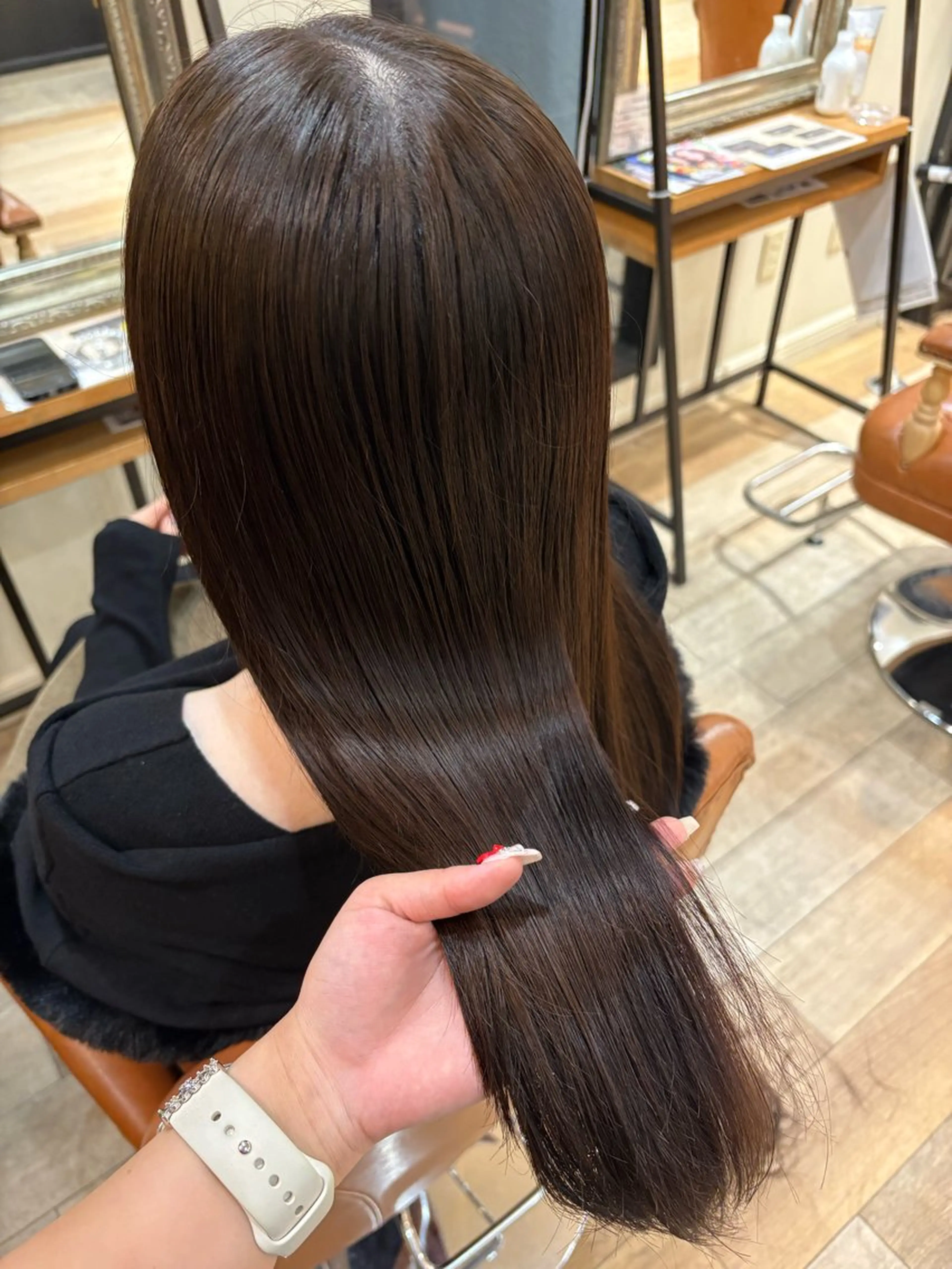 セミロング カラー カット ヘアカラー しおり🍬 KOKORO🤍のヘアスタイル