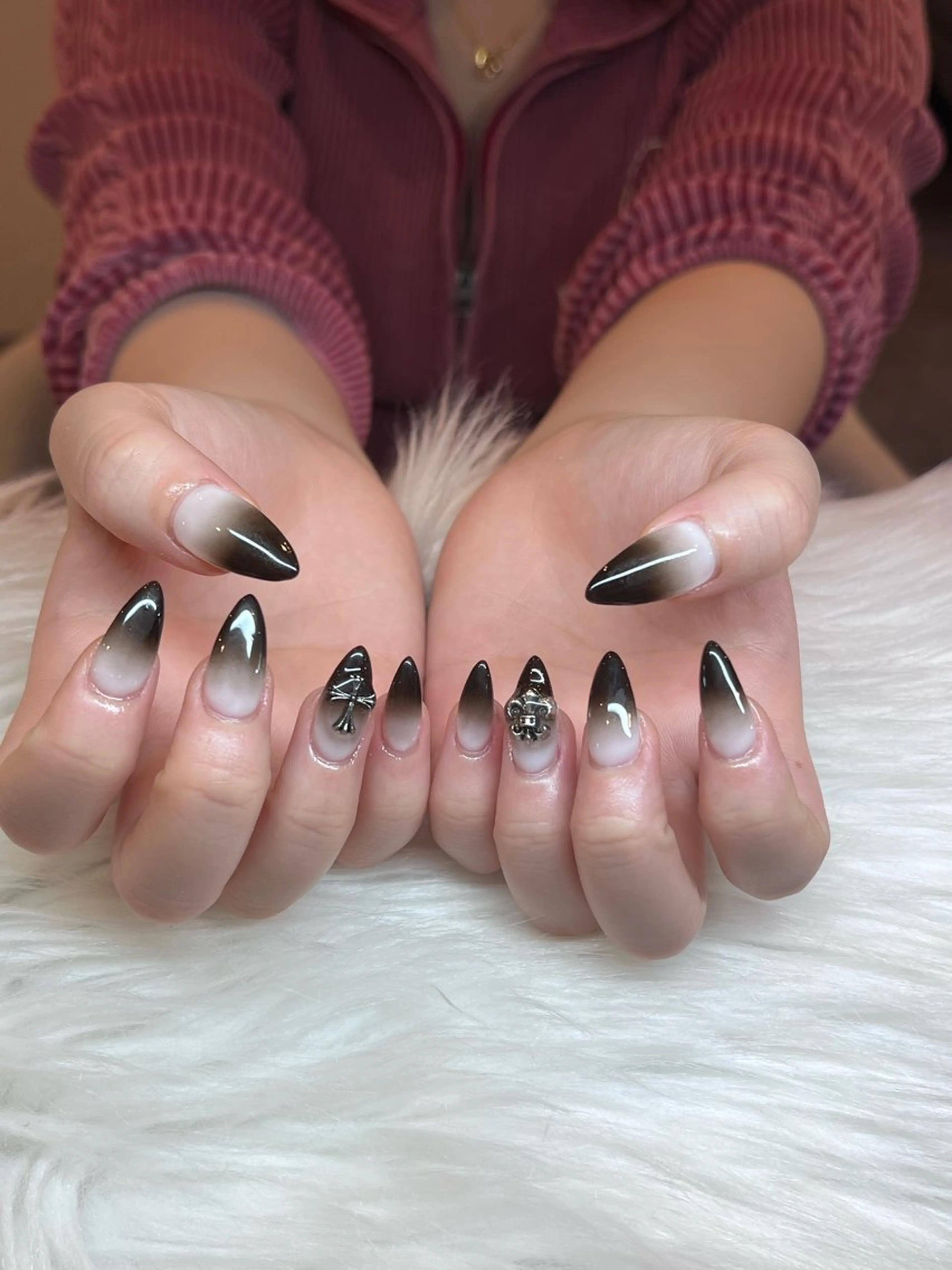 ネイル ボルドー ブラウン チークネイル ドット フットネイル ハンドネイル RUBY Nail 日暮里店のネイルデザイン