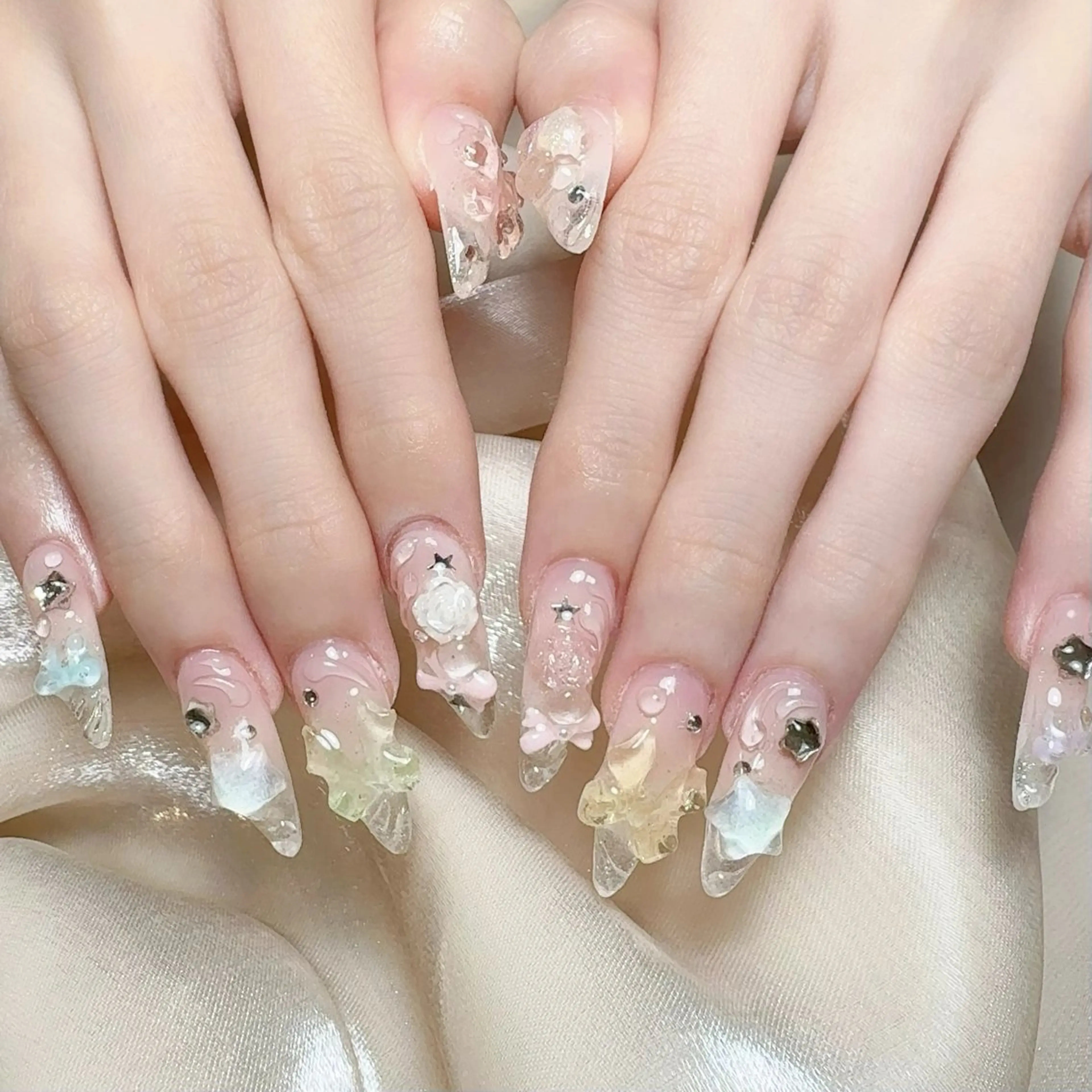 ネイル ハンドネイル NAILサロン 木にいるのネイルデザイン