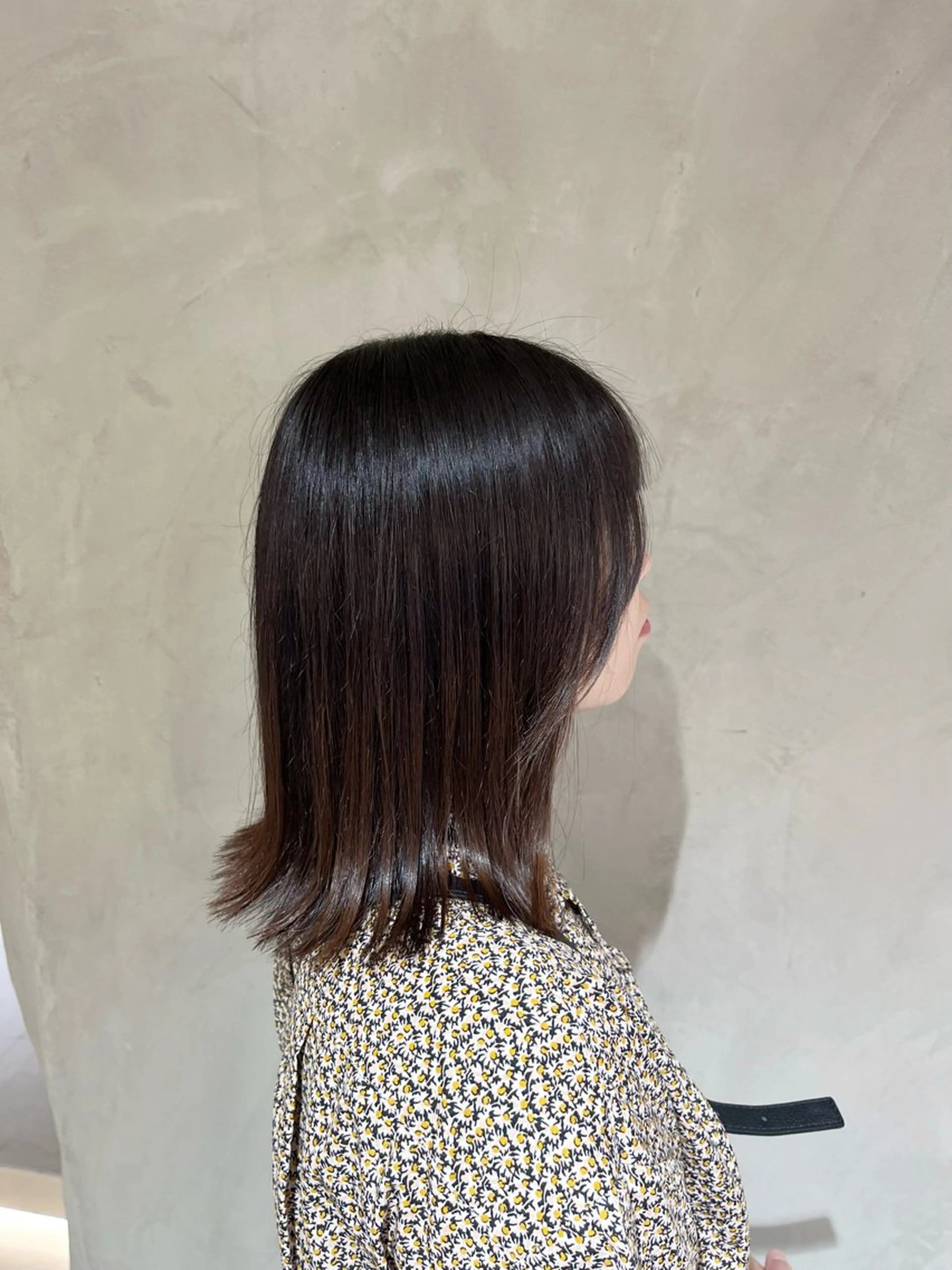 ミディアム カット ヘアカラー トリートメント 切りっぱなしボブ/ 艶カラー/綾莉のヘアスタイル