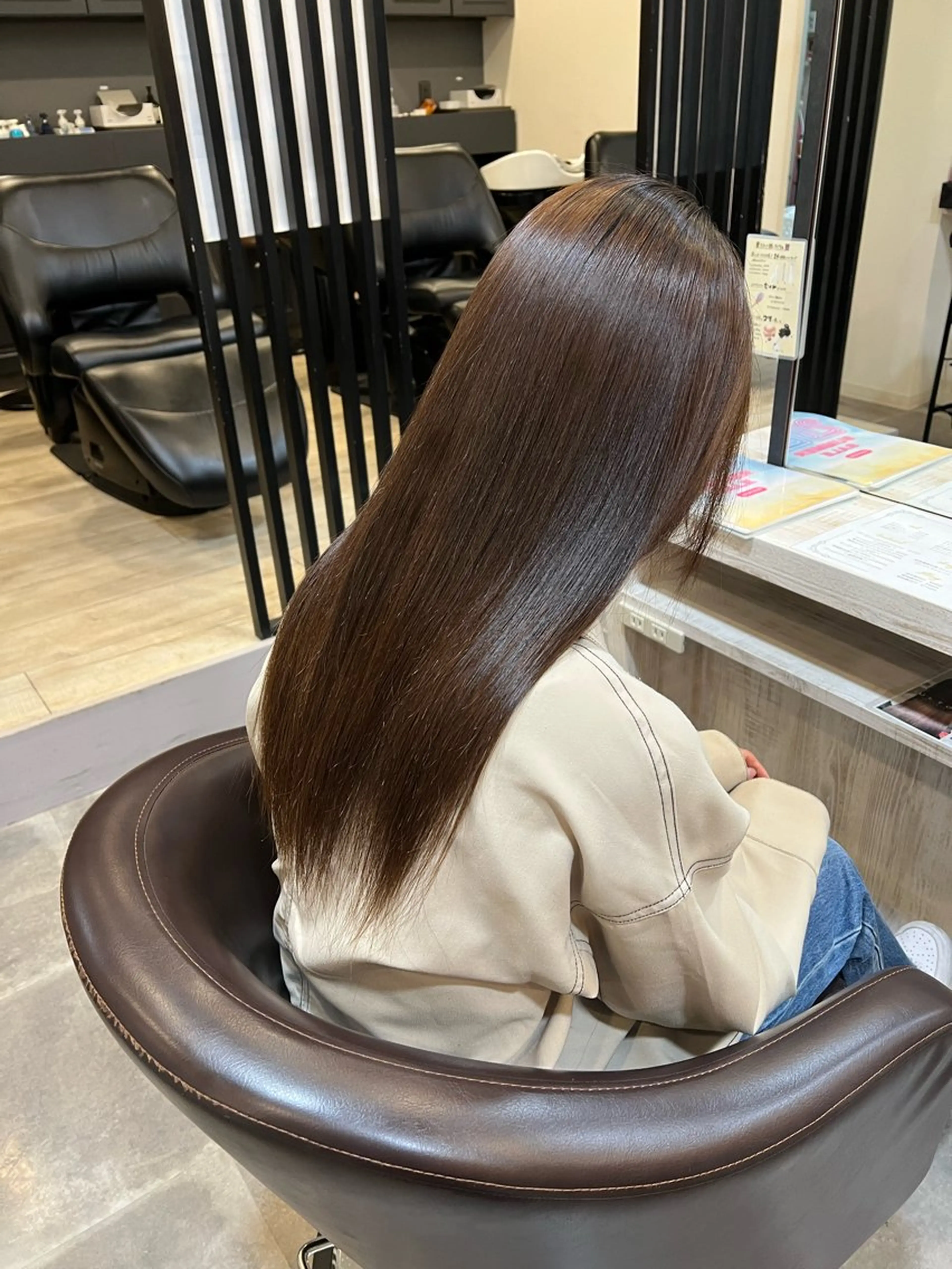 セミロング カラー 叶 妃万里のヘアスタイル