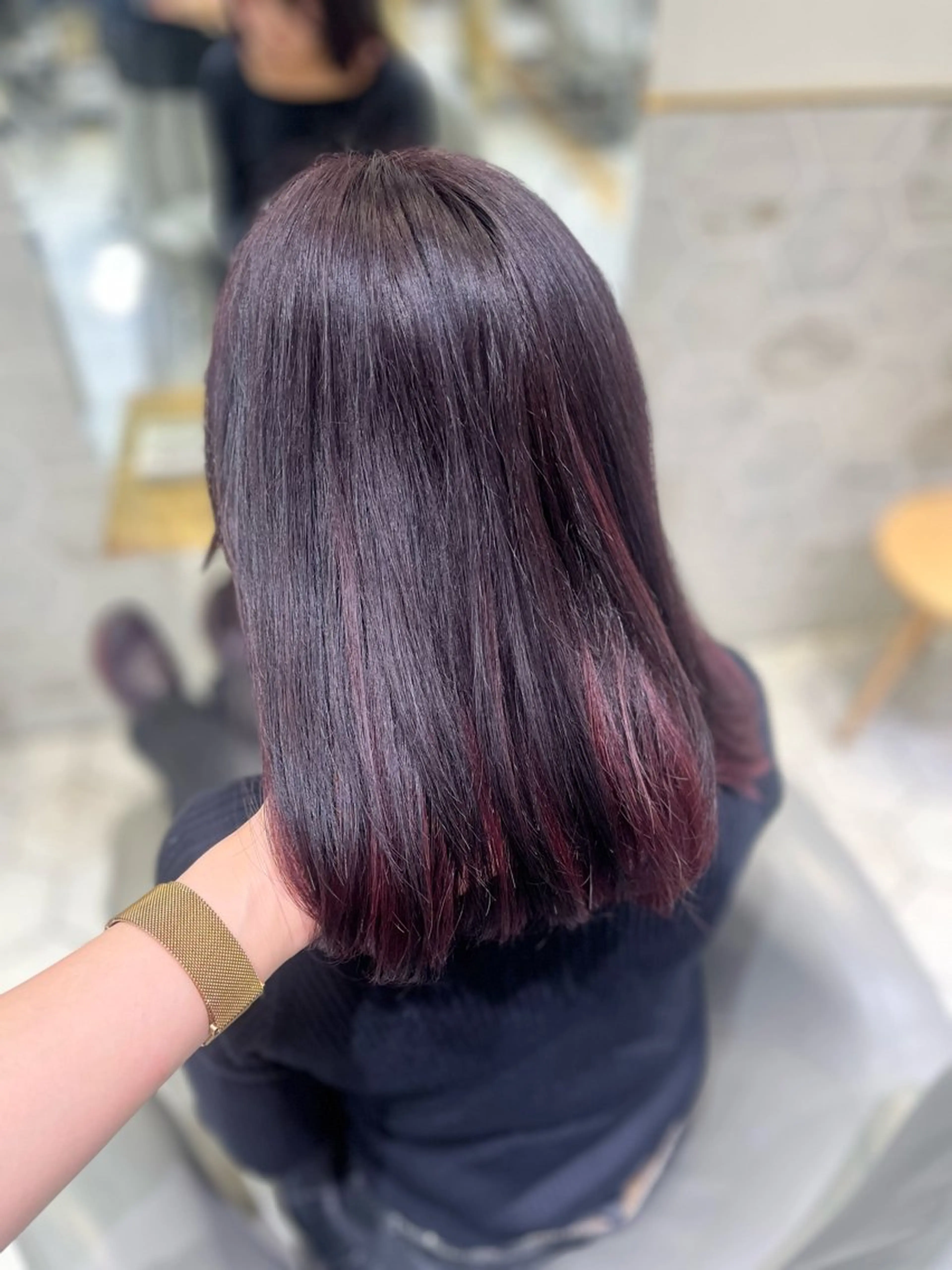 ミディアム カラー ブリーチ ボルドーカラー グラデーションカラー ヘアカラー 栄/透明感ツヤカラー /Kahoのヘアスタイル