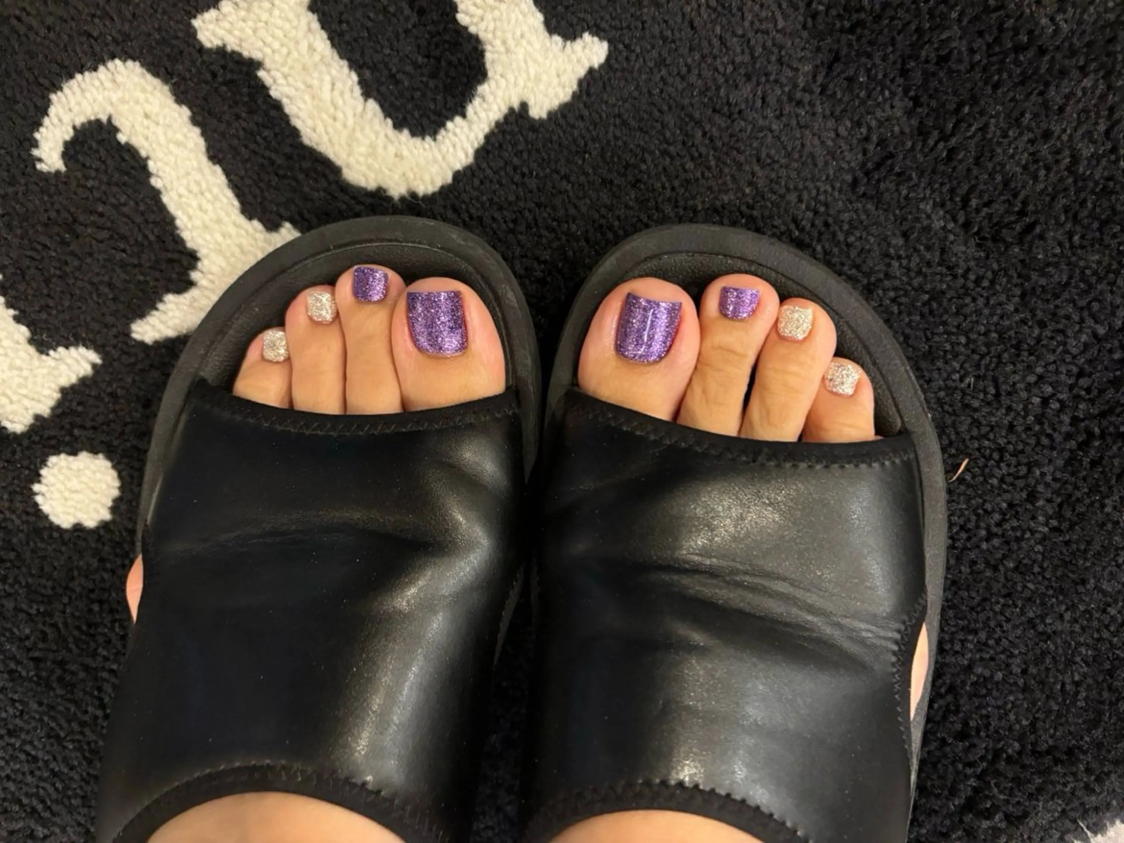 ネイル フットネイル ラメ(グリッター) ワンカラーネイル lolo. 美紗稀のネイルデザイン