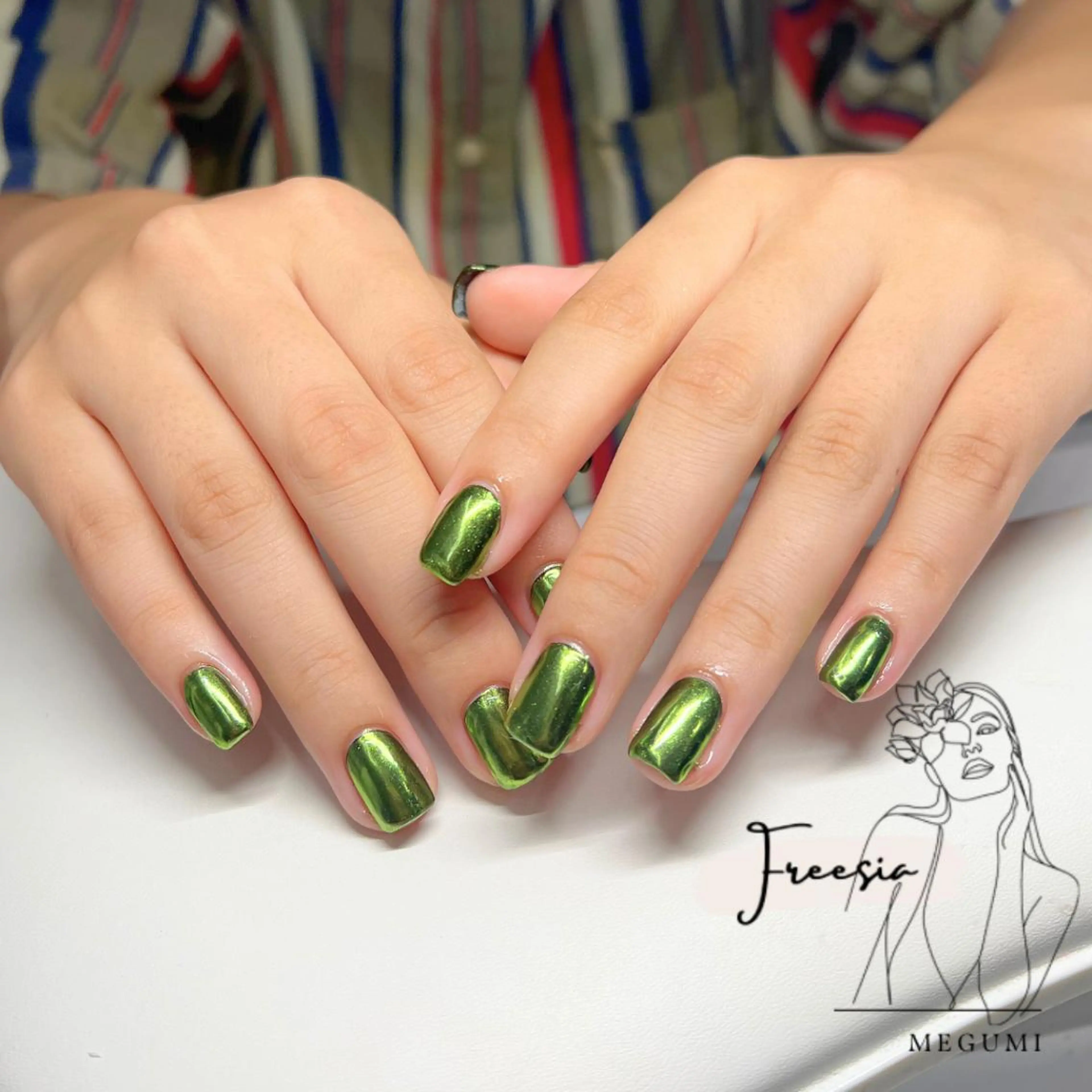 ネイル グリーン ミラーネイル New open✨ 井土ヶ谷店 Meguのネイルデザイン