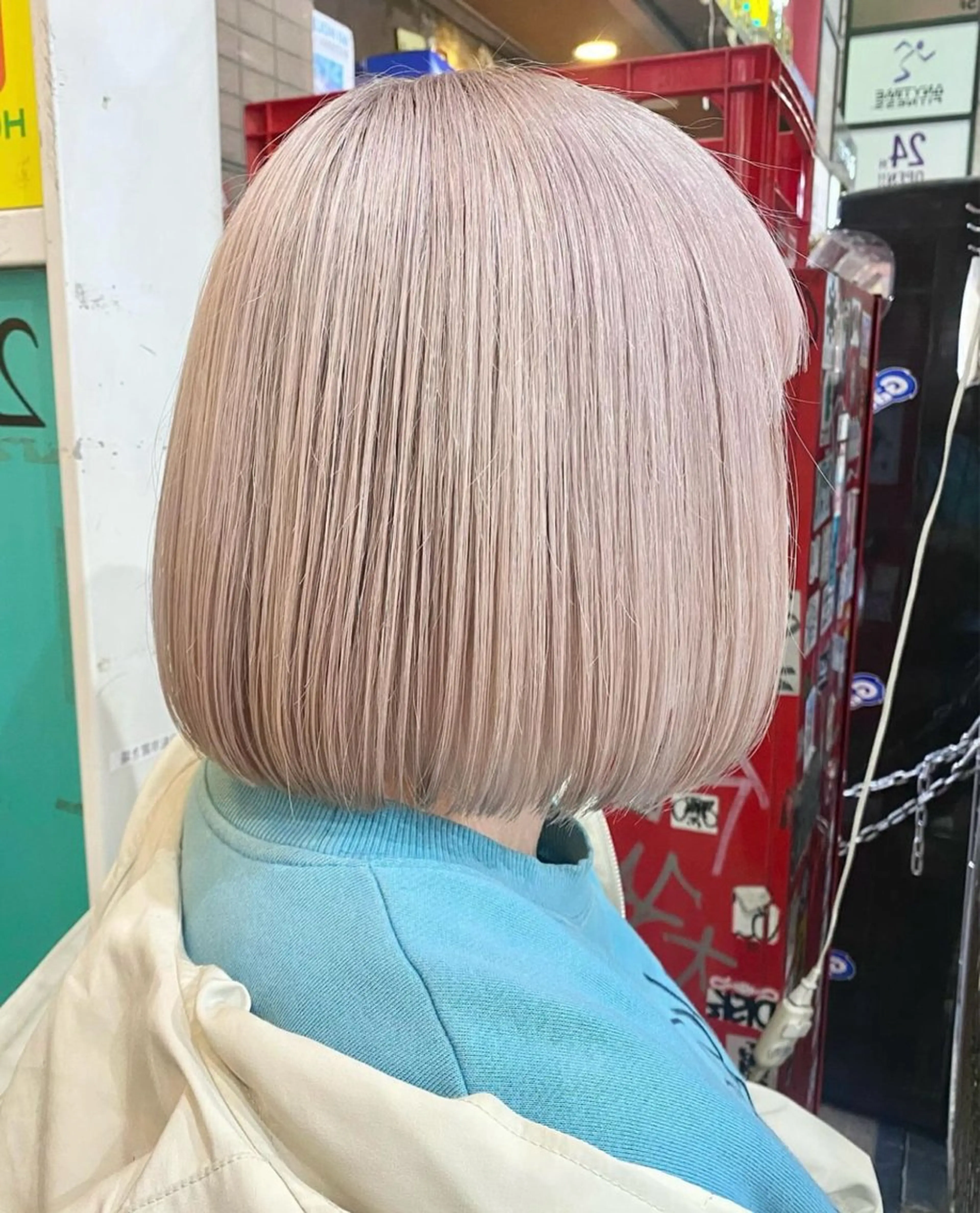 ショート カラー ベージュカラー ホワイトベージュ ボブ ヘアカラー TSUNO🦖 派手髪/オタク美容師のヘアスタイル