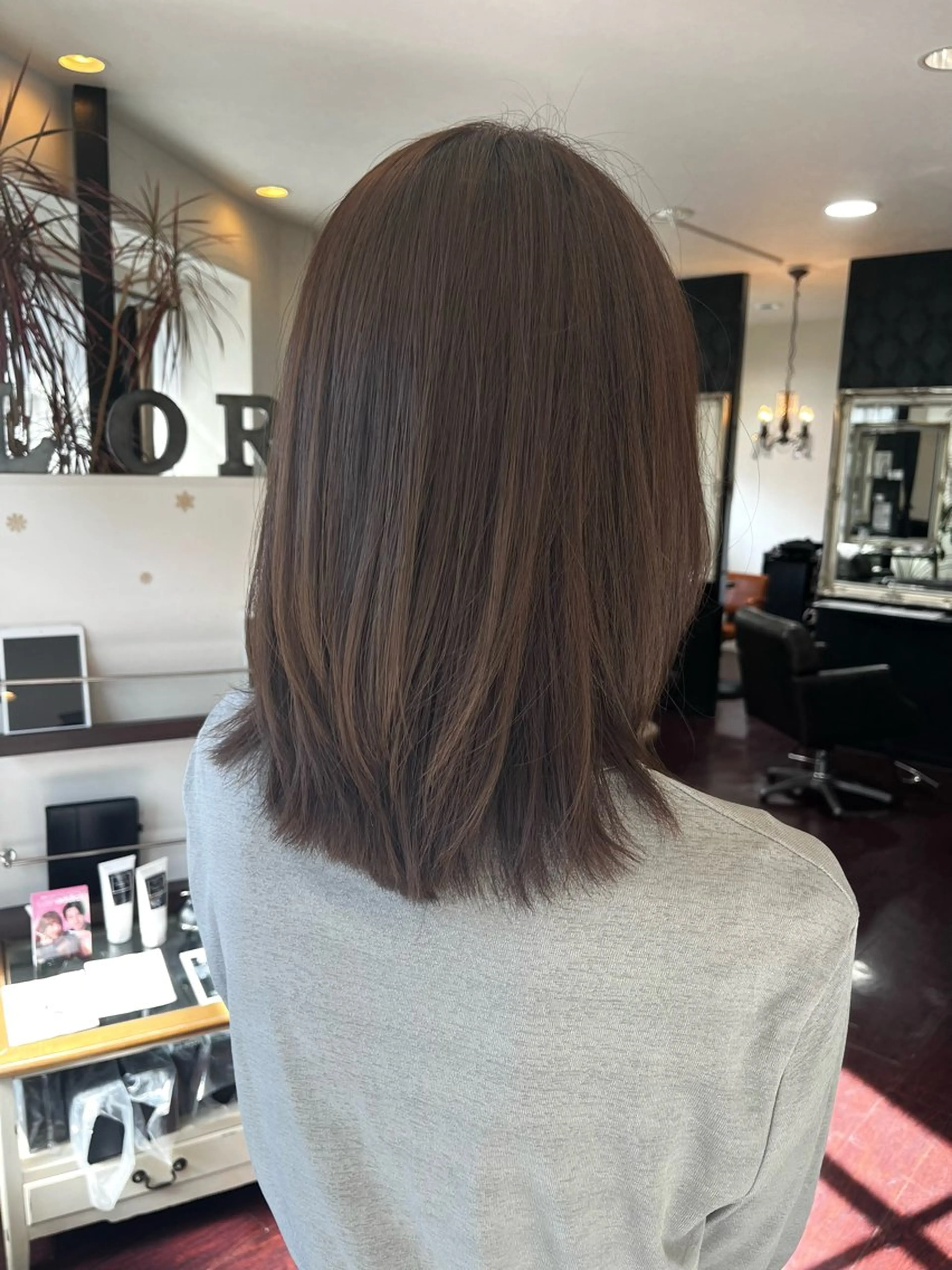 ミディアム アッシュ くびれヘア くびれレイヤー レイヤーカット 高槻/LOREM/ Akiraのヘアスタイル