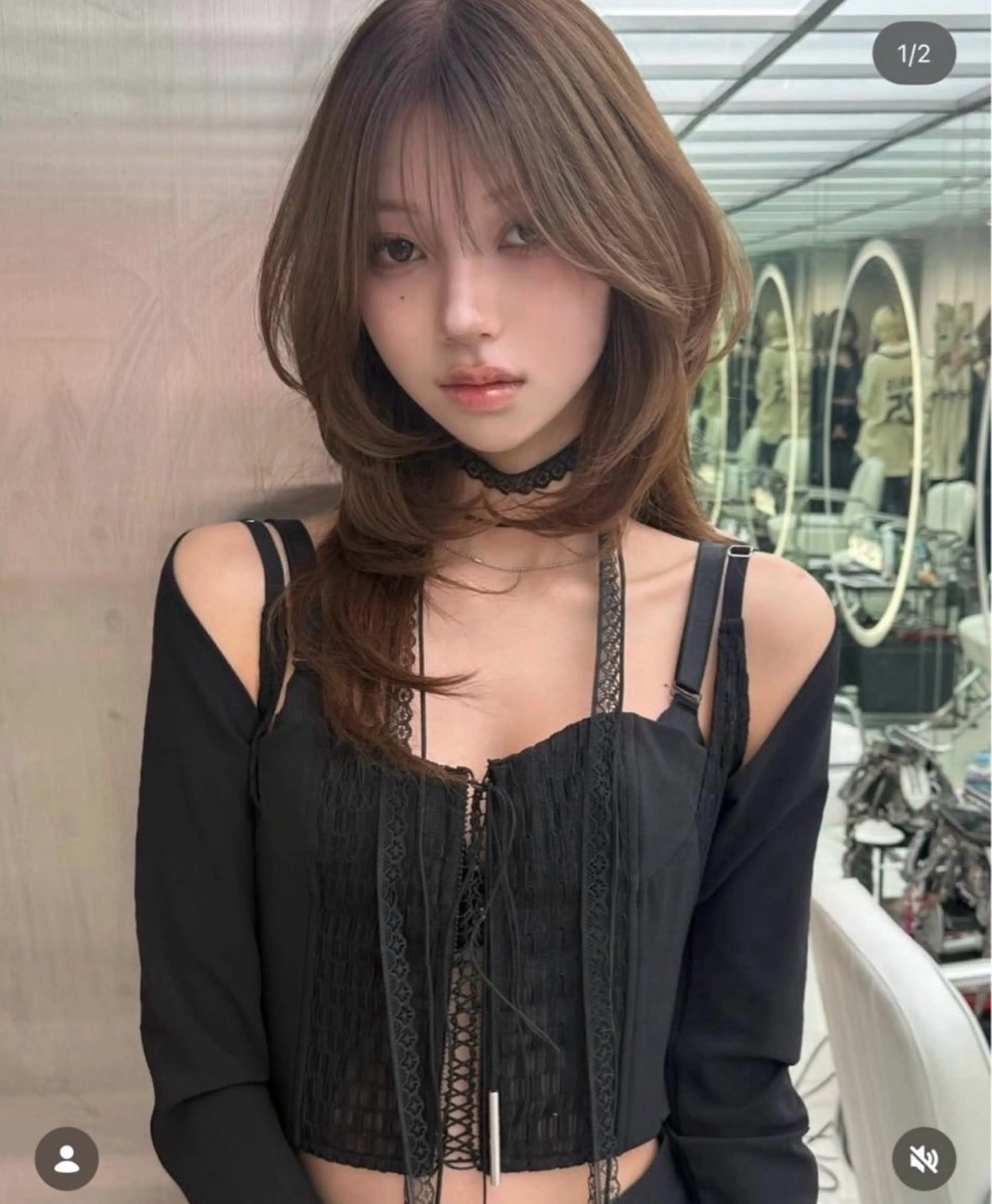 ミディアム カット がわ/ハイレイヤー /ハイトーンカラーのヘアスタイル