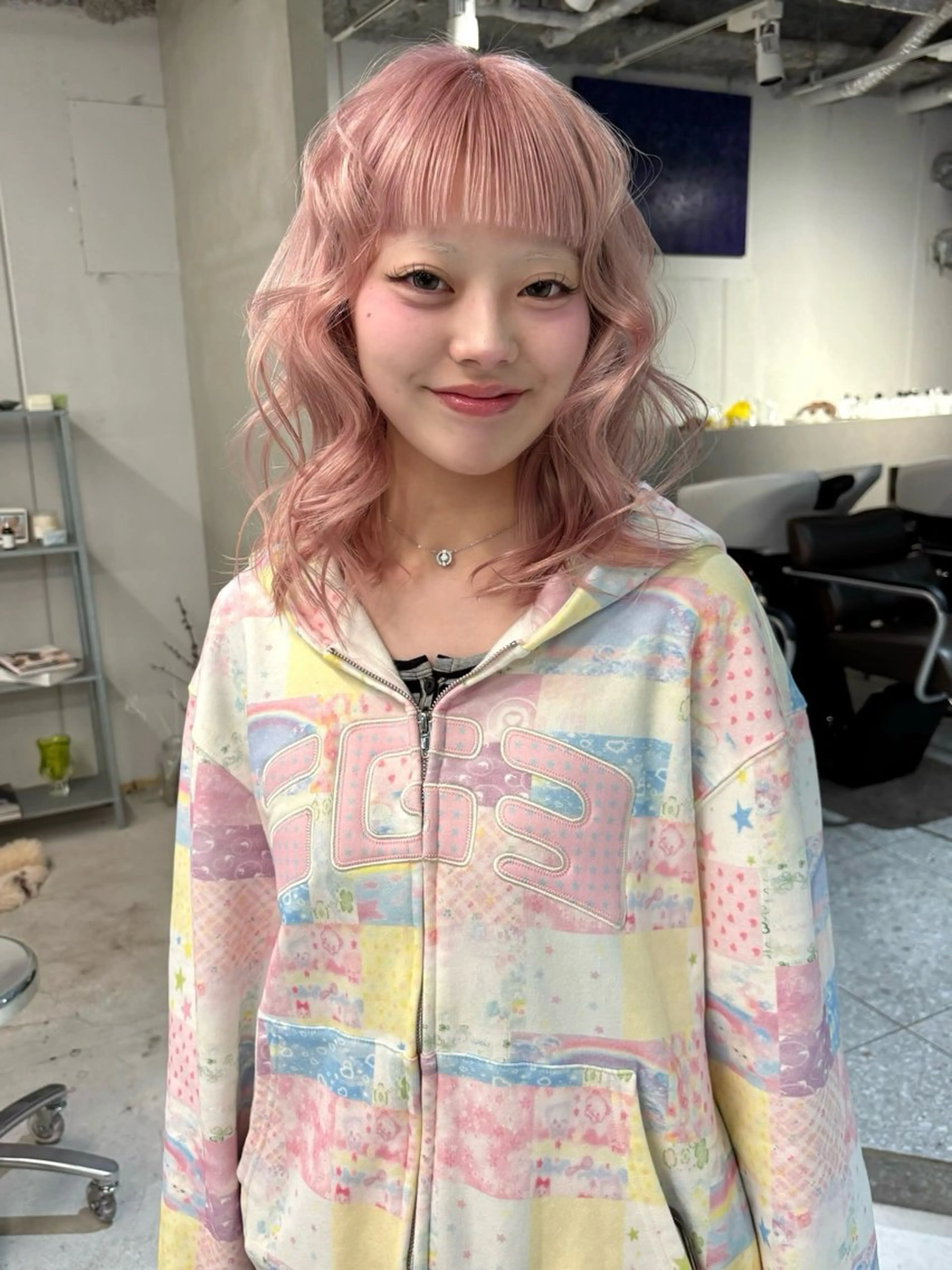 ミディアム カラー ハイトーンカラー ヘアカラー YUUNA ハイトーンカラーのヘアスタイル
