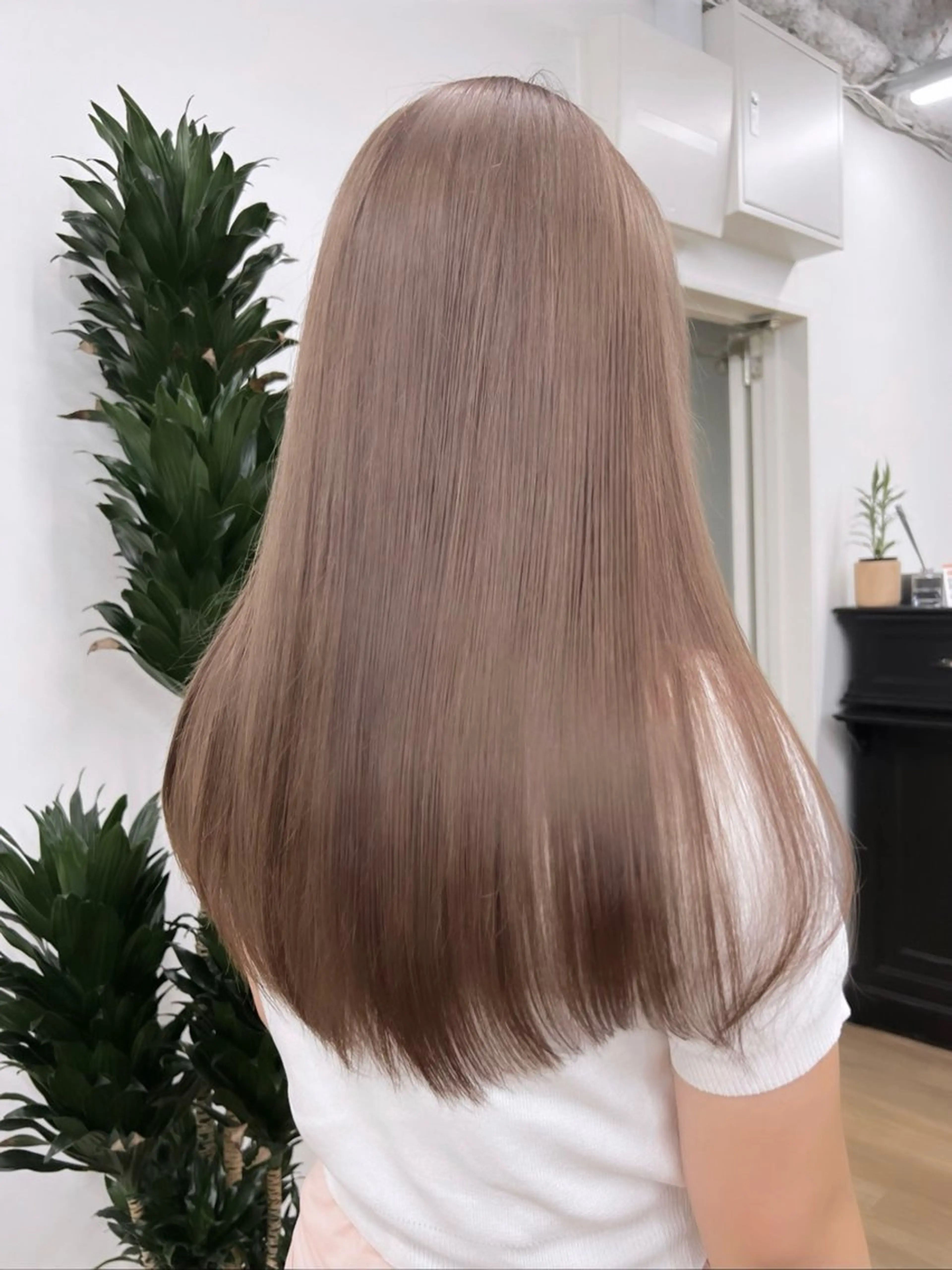 ロング カラー アッシュ ベージュカラー ブリーチ ブロンド ブラウンカラー カット ヘアカラー トリートメント ブリーチ　ハイトーン 特化🌈フジタハルキのヘアスタイル