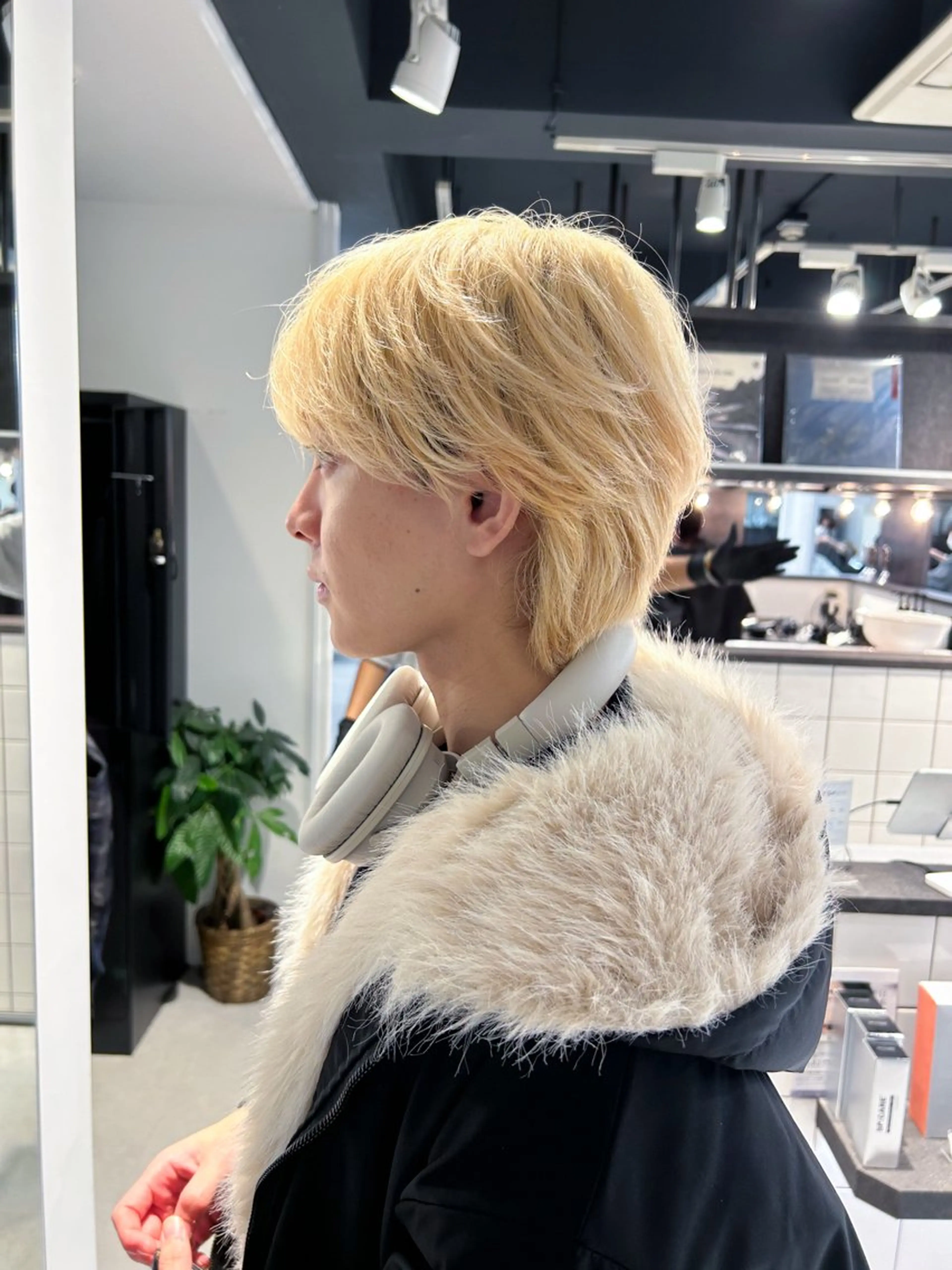 ブリーチ、ワンカラー、トリートメント付の写真