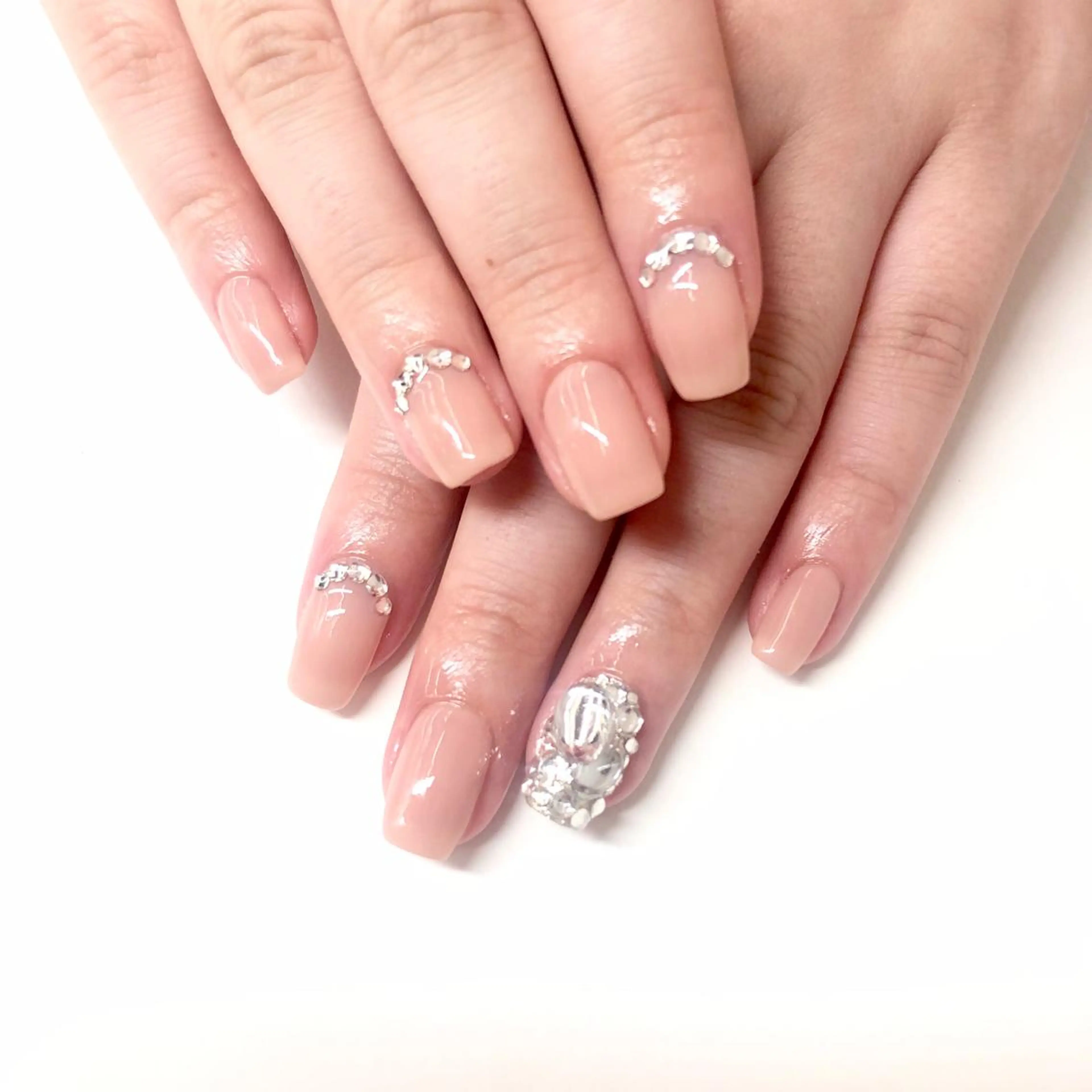 ネイル ハンドネイル フットネイル Minami 🍓のネイルデザイン