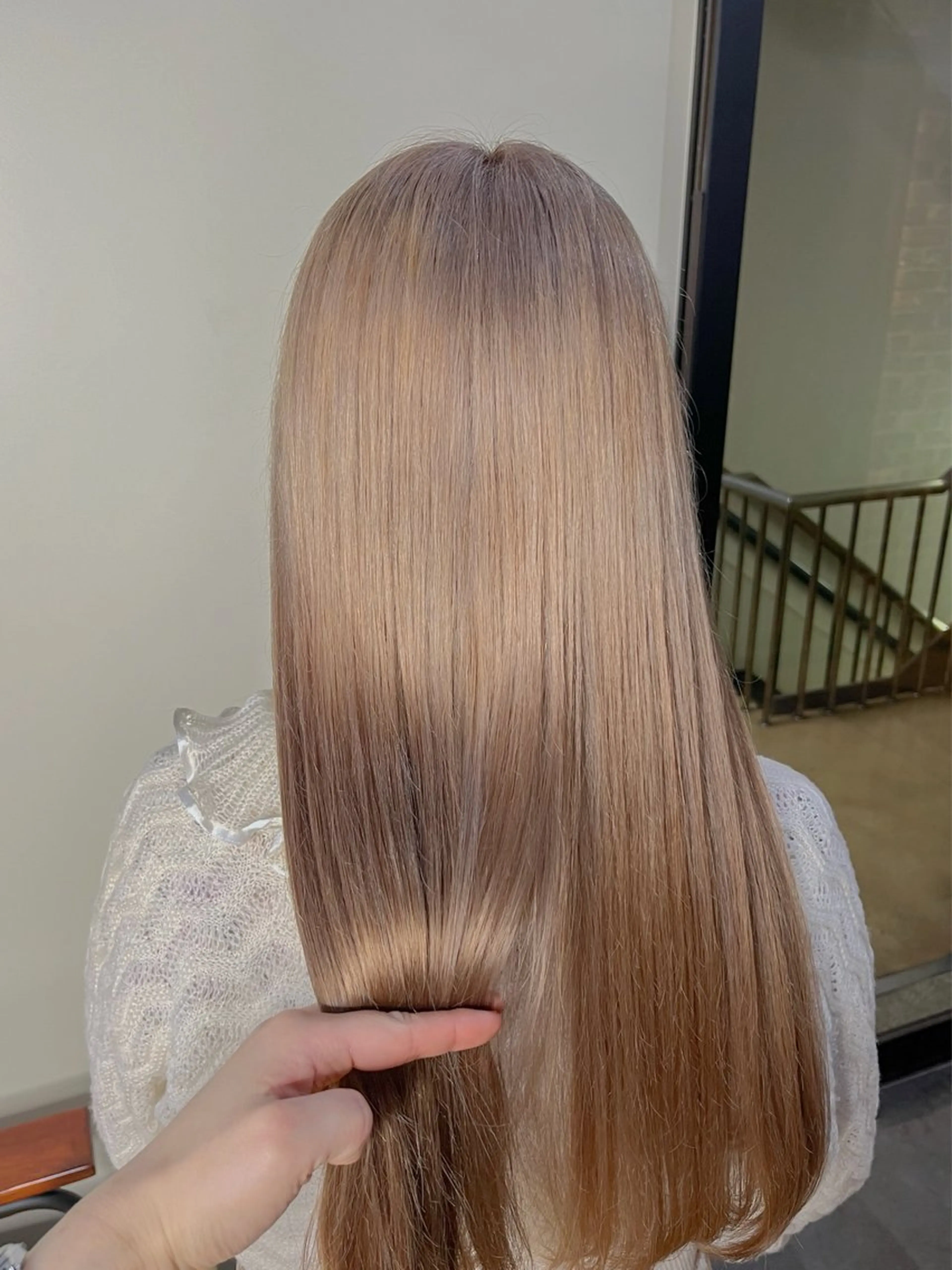 ロング カラー カット ヘアカラー トリートメント ヘアセット 似合わせベージュ 🍯ayumi🍯のヘアスタイル