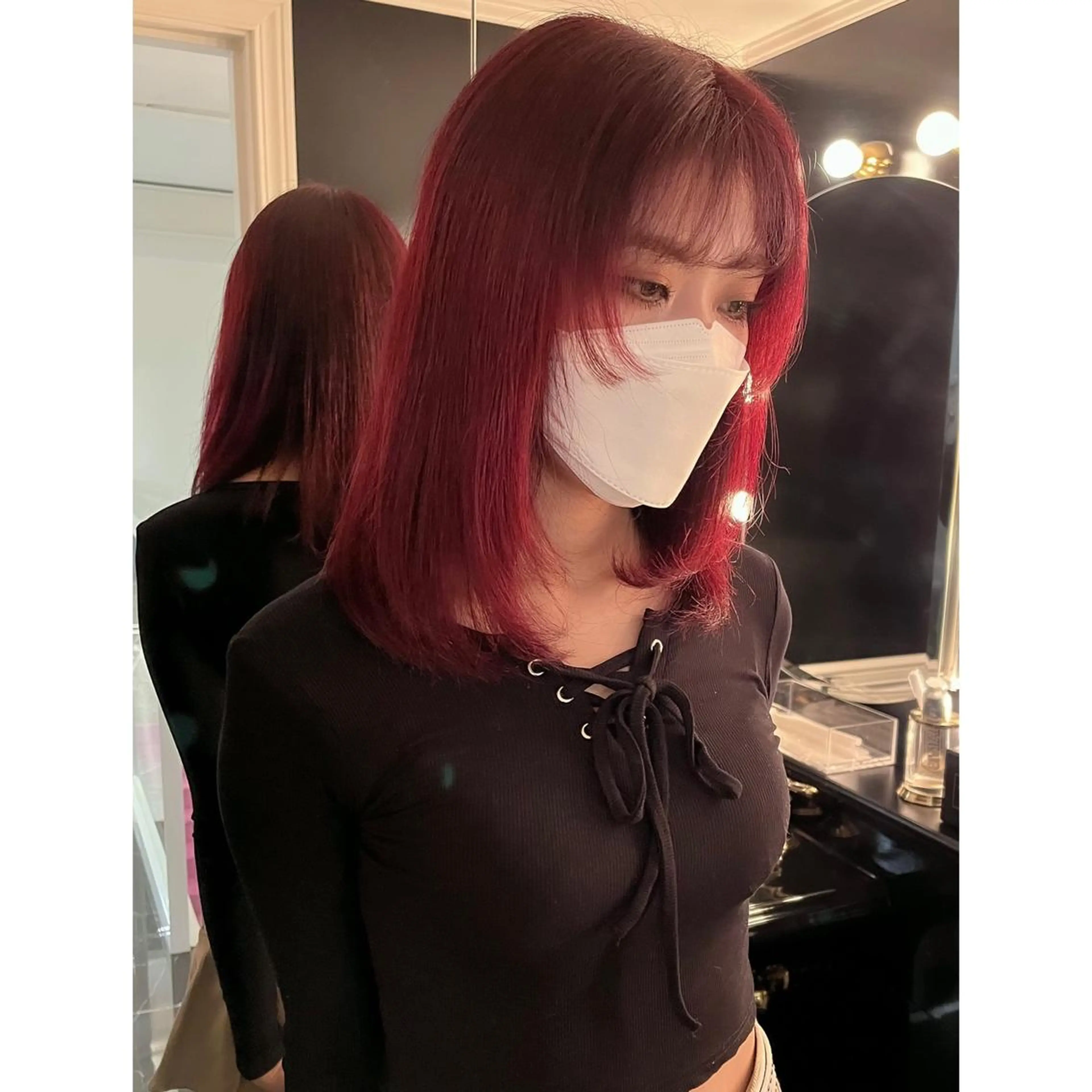 セミロング カラー ブリーチ カット ヘアカラー LOTTA CUCCI所属・miyu /トレンド カラー×艶髪のヘアスタイル