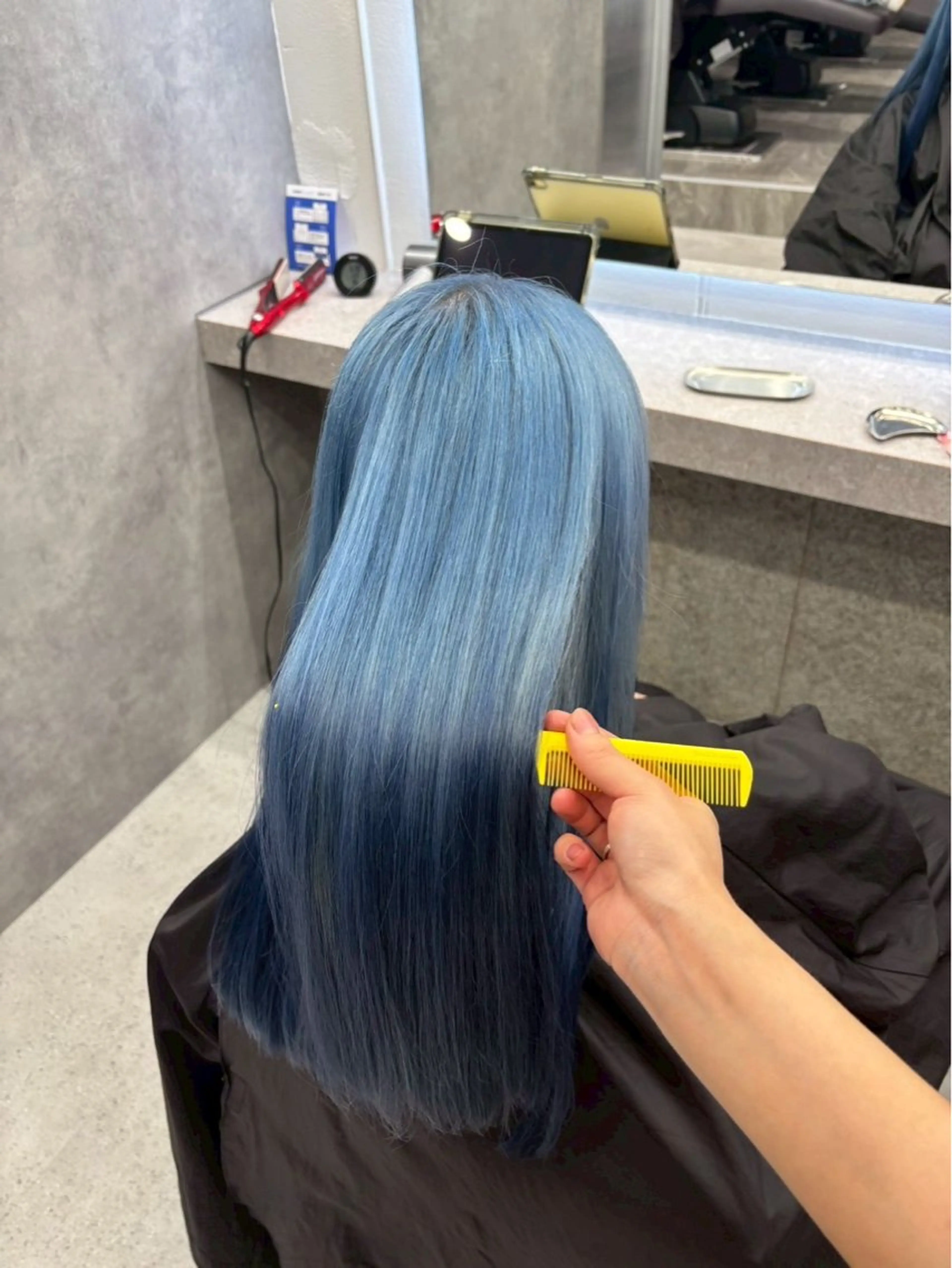 ロング カラー ブリーチ ハイトーンカラー ヘアカラー トリートメント ハイトーン🪼派手髪 mahoのヘアスタイル