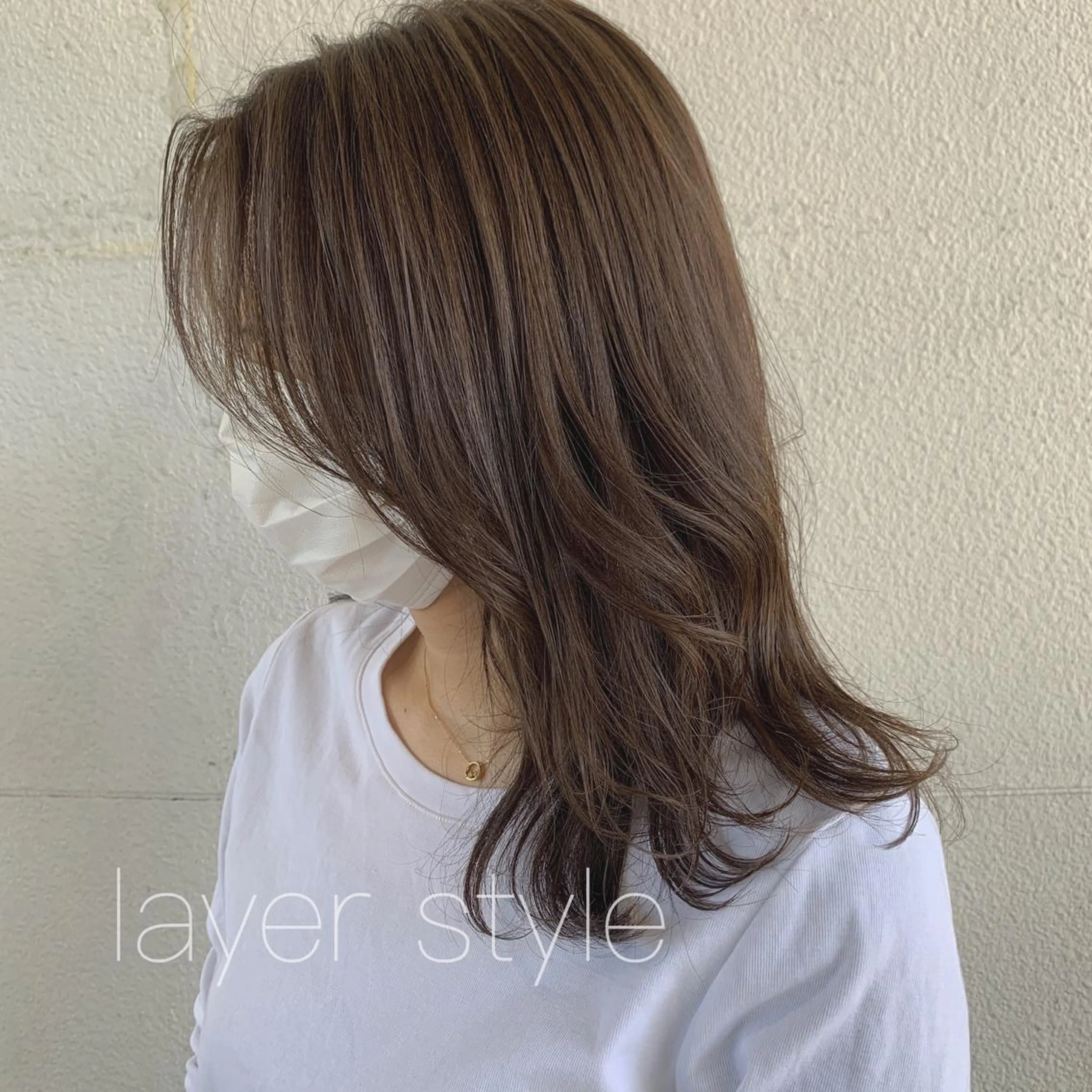 セミロング 透明感カラー 金村真子のヘアスタイル