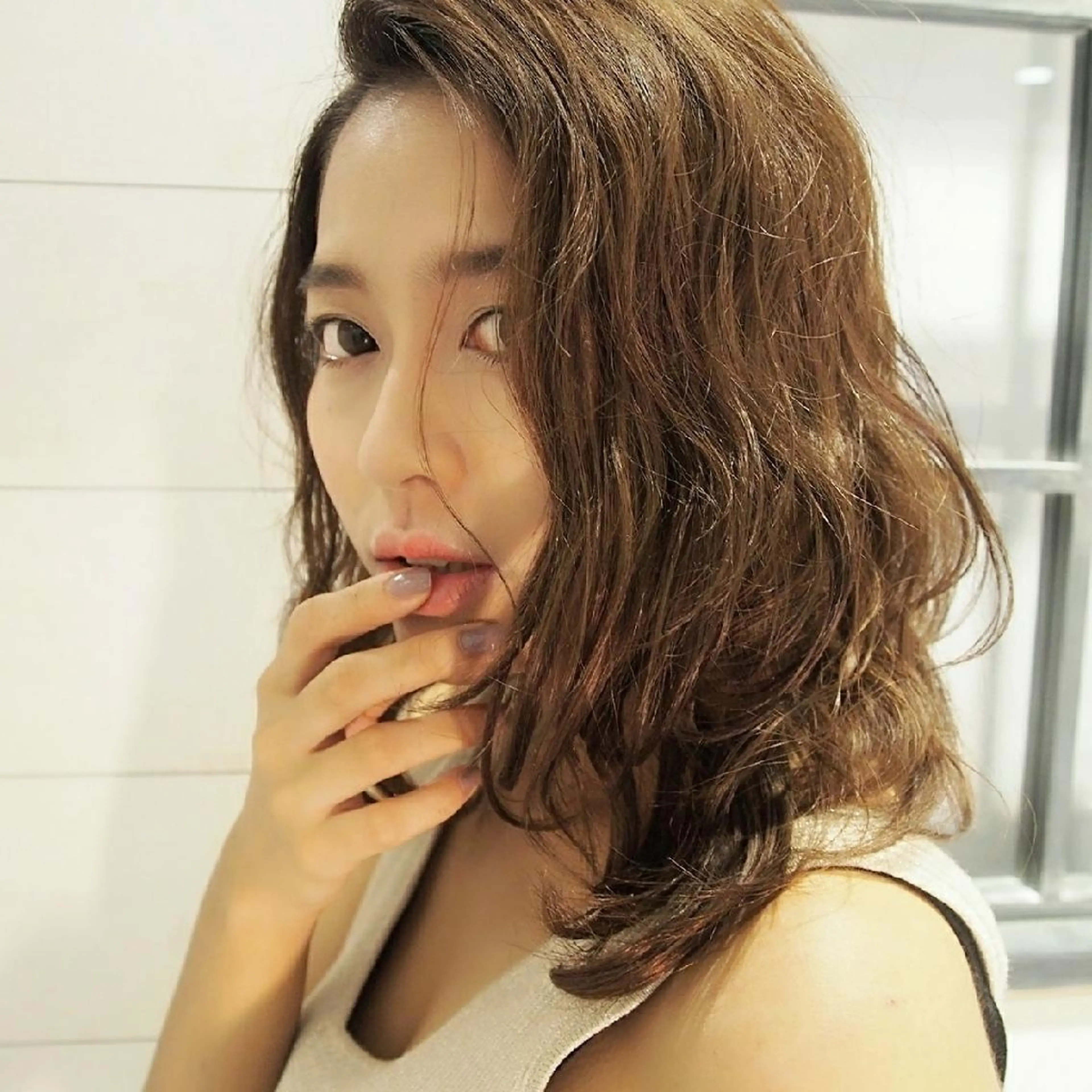 ミディアム カラー ヘアアレンジ アッシュ ラベンダーカラー ラベンダーアッシュ オーガニックカラー ヘアカラー トリートメント 秋山 幸太のヘアスタイル