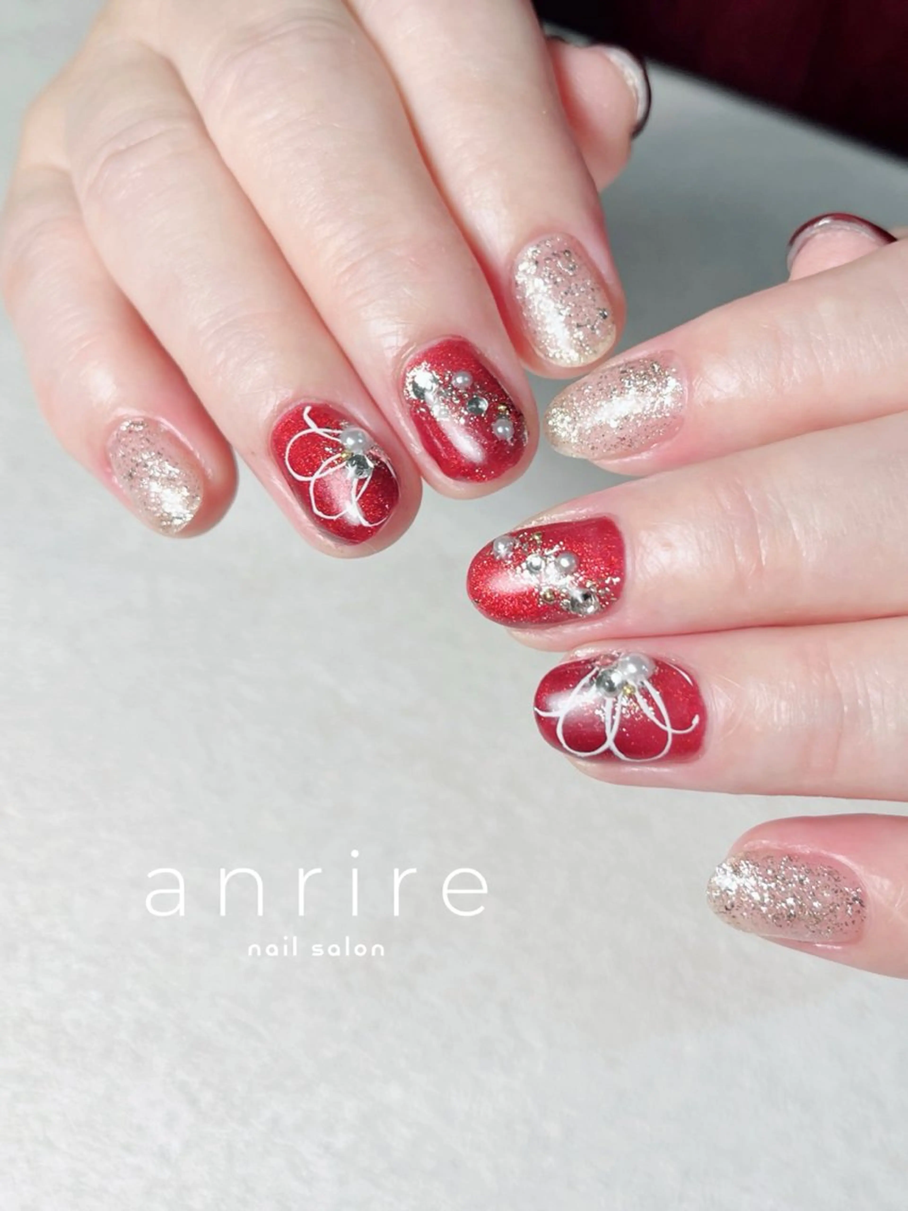 ネイル ボルドー フットネイル ジェルネイル ゴールド キラキラネイル ハンドネイル nailsalon anrireのネイルデザイン