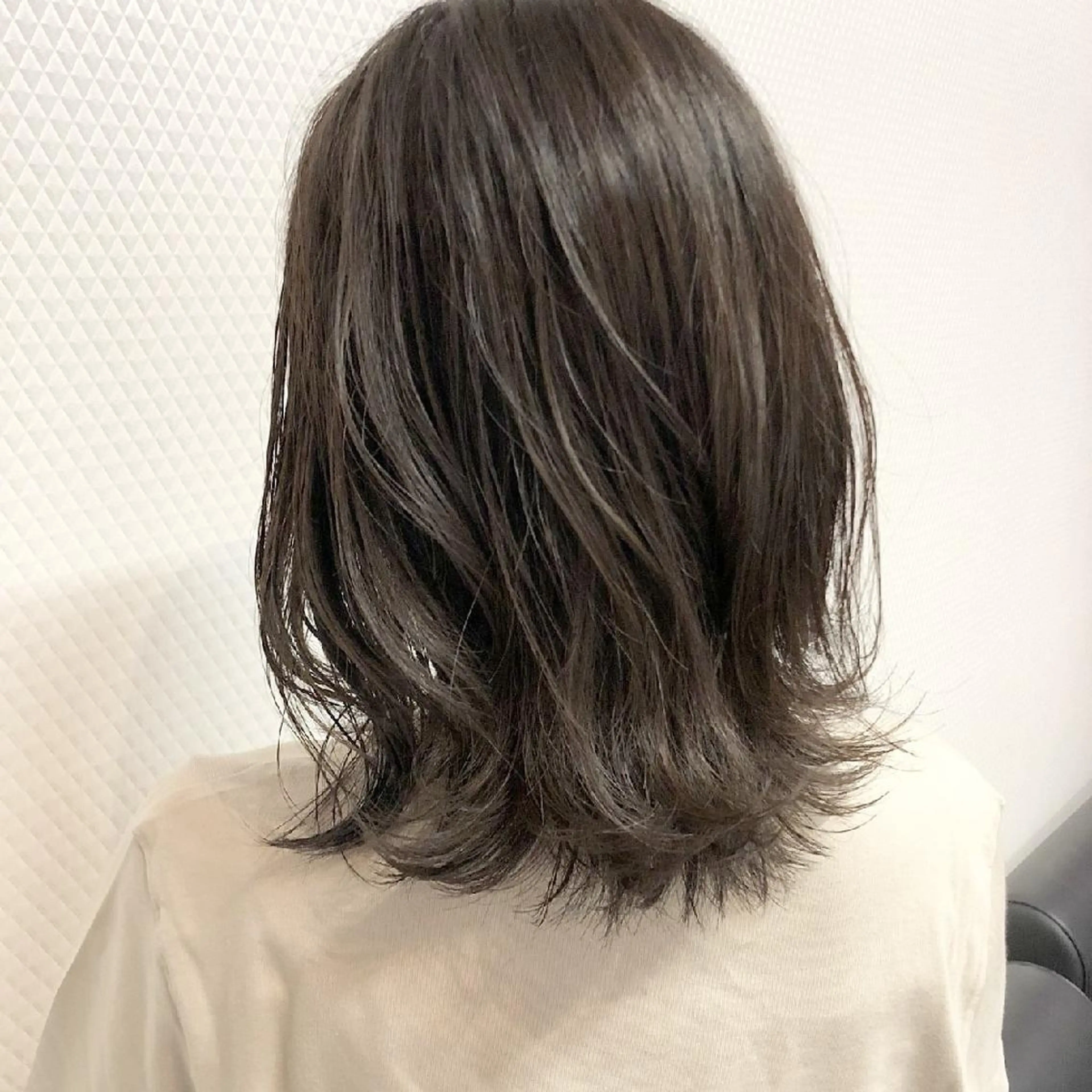 ミディアム カラー グレージュ ハイライトカラー ハイライト 竹内啓太 ボブのヘアスタイル