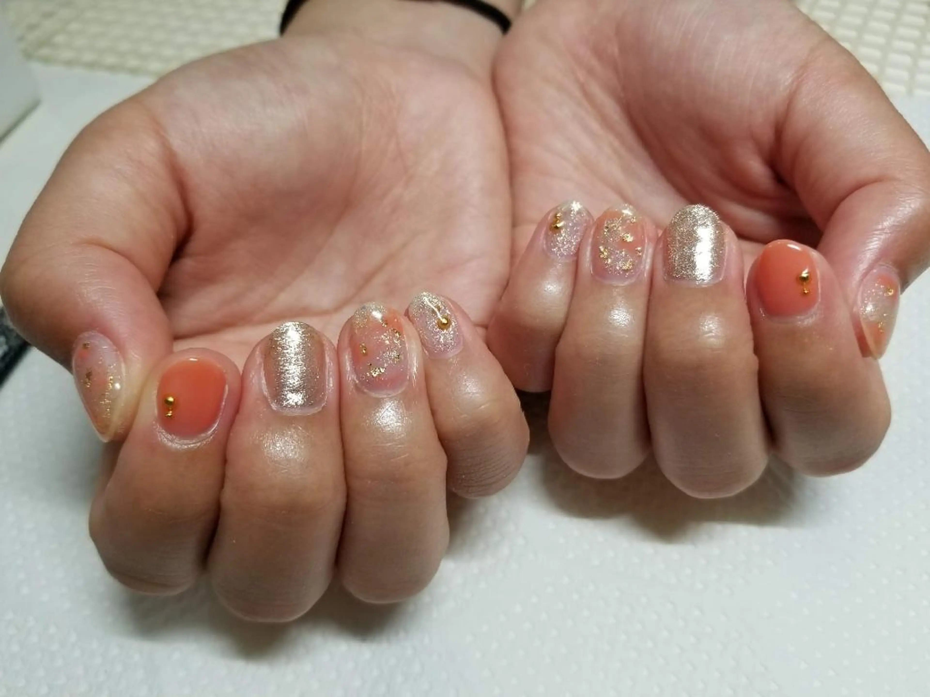 ネイル ネイルリボン 受付スタッフのネイルデザイン