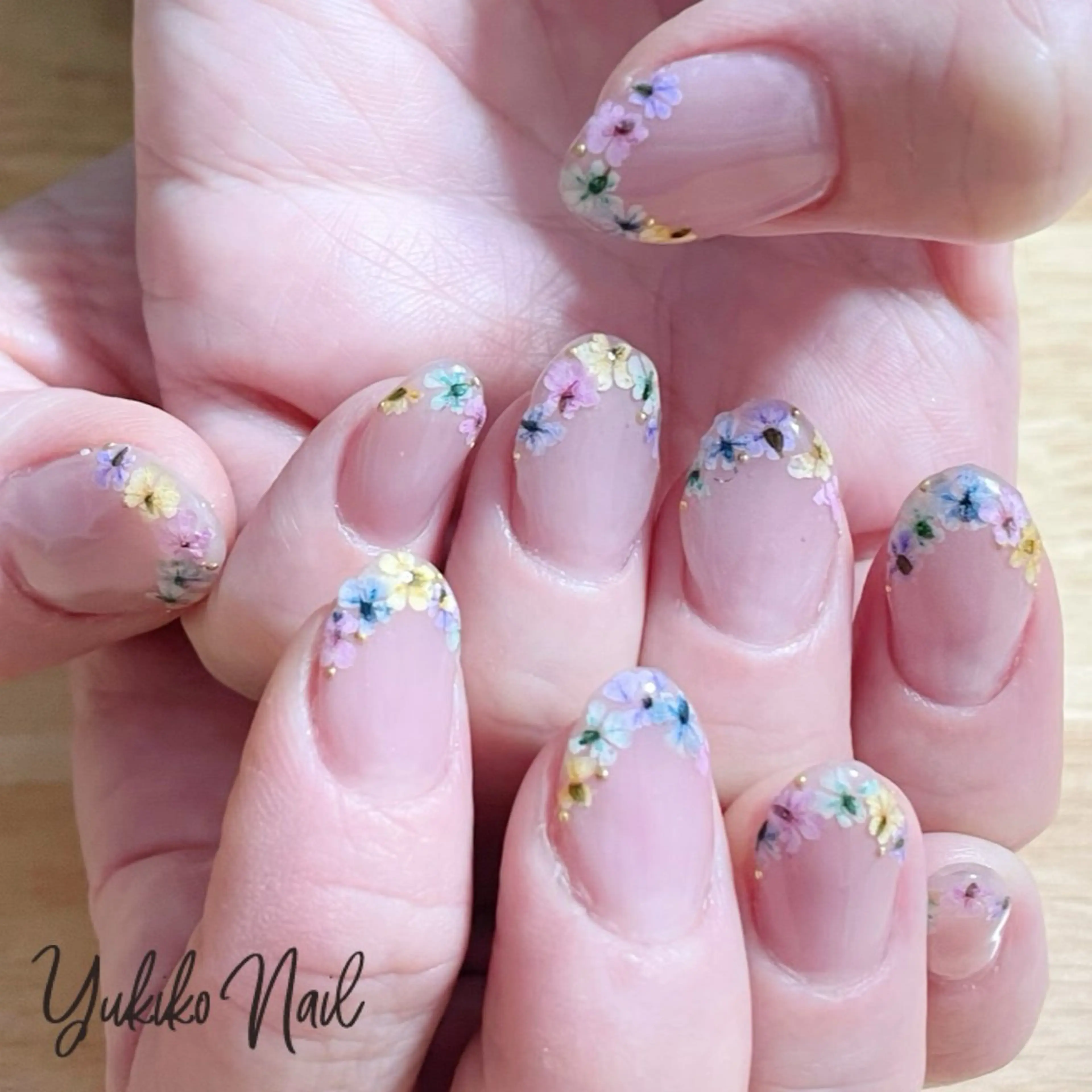 ネイル オーロラネイル フレンチネイル マグネットネイル パステルネイル 春ネイル ハンドネイル ユキコ ネイルのネイルデザイン