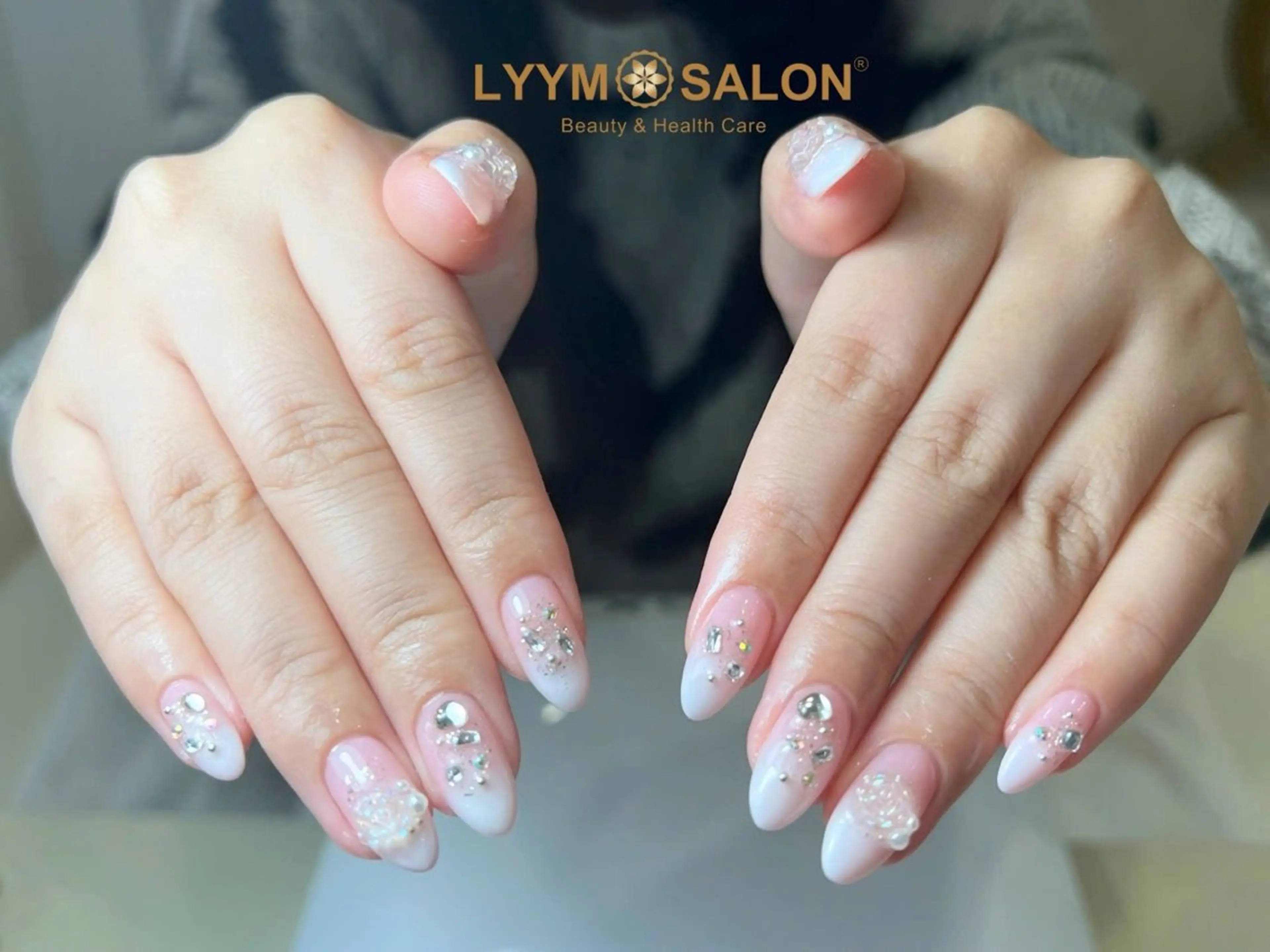 ネイル アートネイル 長さ出し フレンチネイル グラデーション 韓国ネイル ハンドネイル LYYM Salonのネイルデザイン