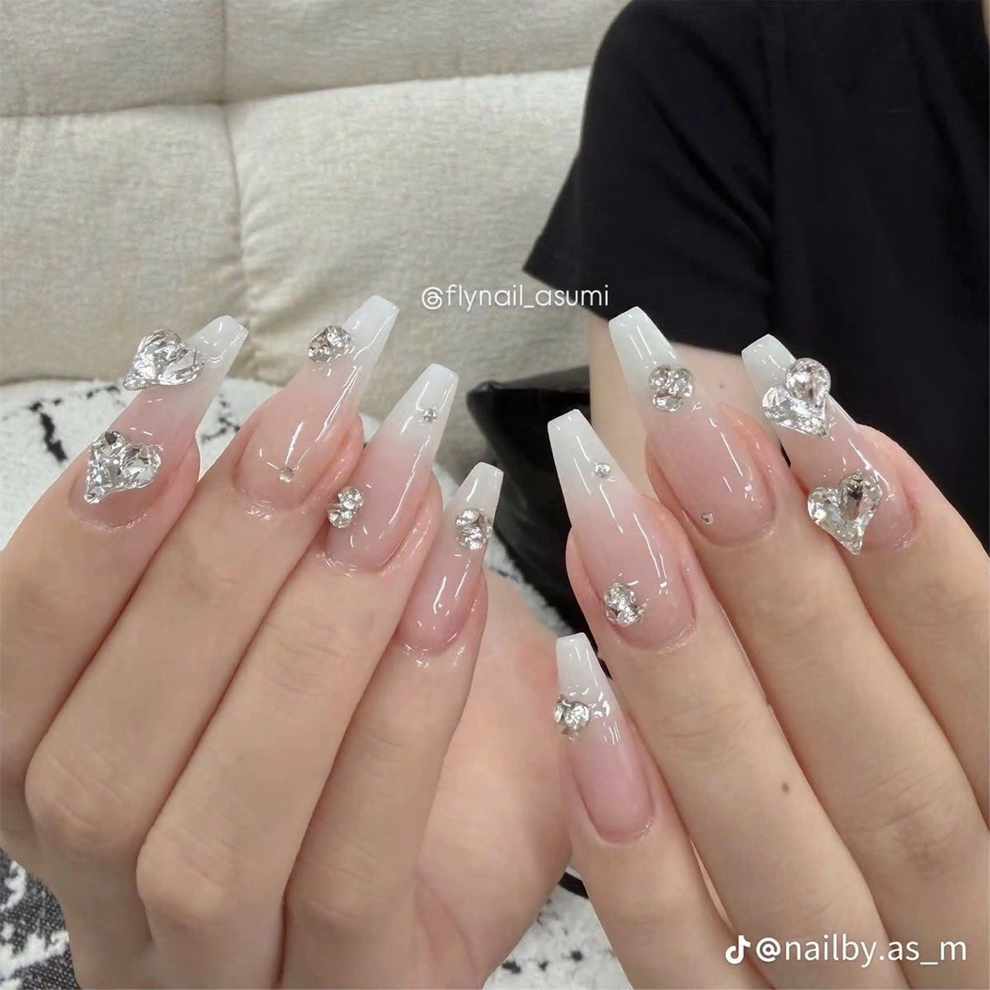 ネイル グラデーション ラメ(グリッター) マグネットネイル ミラーネイル ニュアンスネイル ハンドネイル Lumi de nailsのネイルデザイン