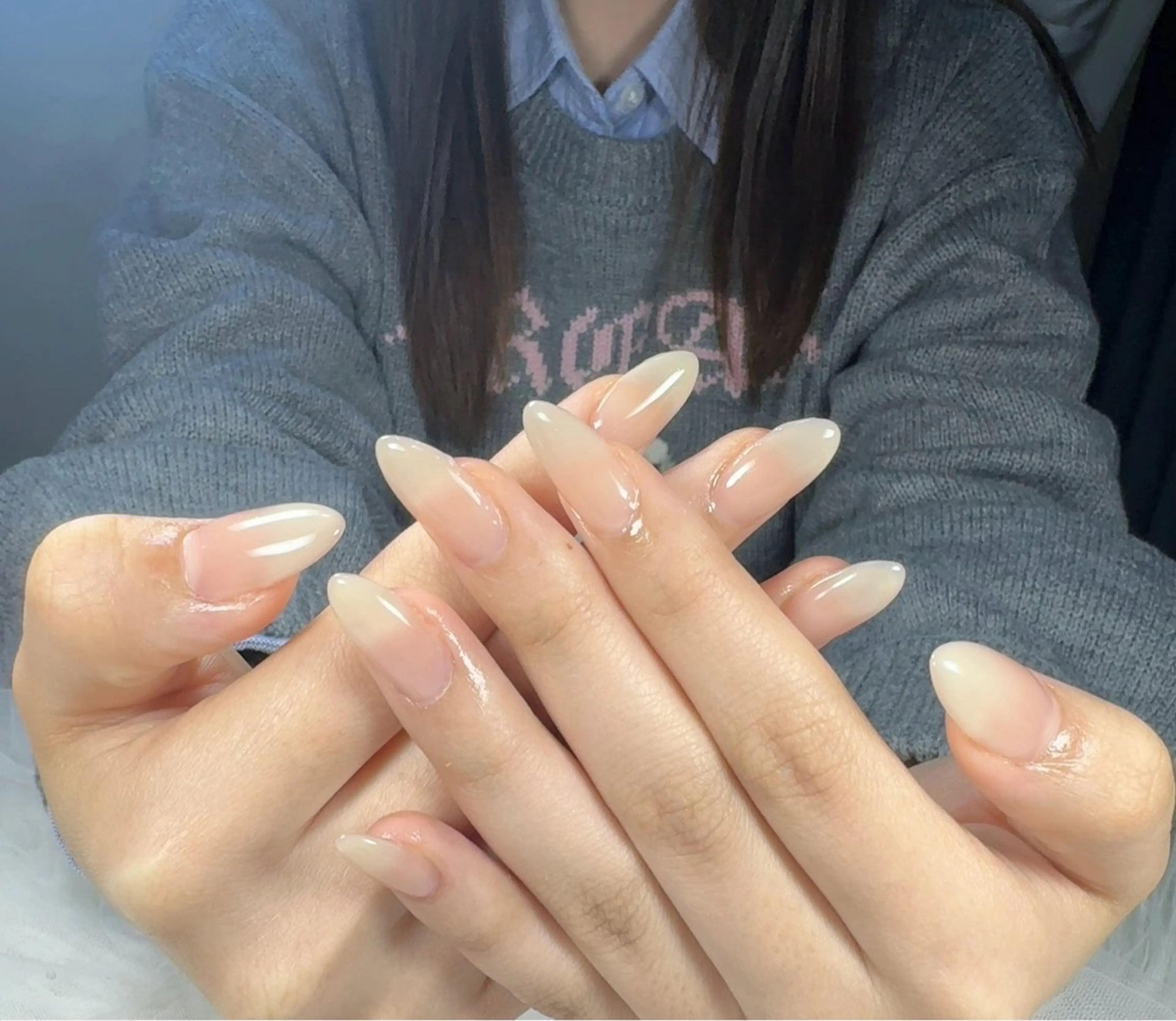 30名まで。ワンカラー（長さ出し) より美しい仕上がりと持ちの良さを追求し、技術のブラッシュアップを行っております💅の写真