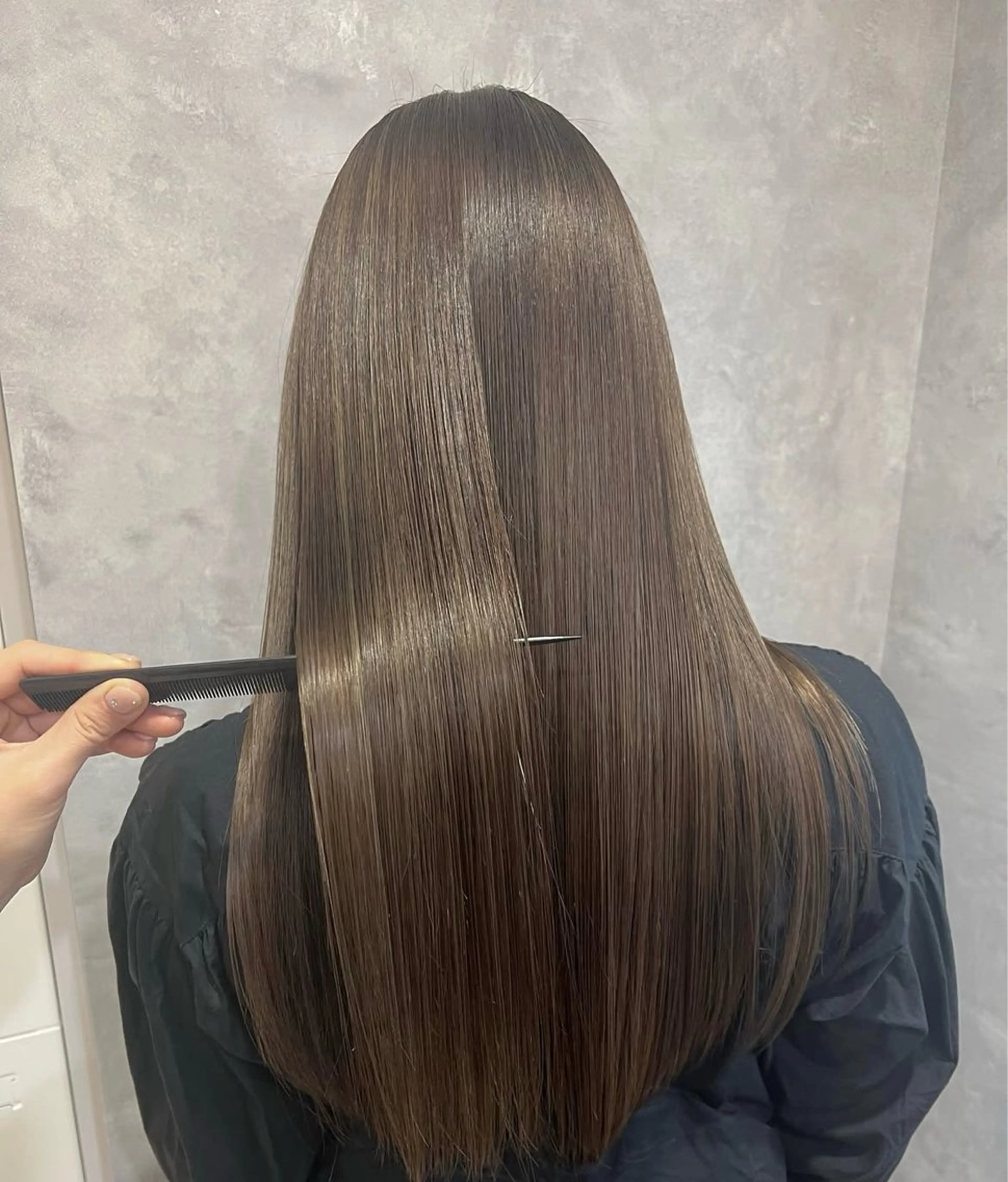 【広がりうねり改善】3.4月限定❗️柔らか艶ストレート×オーダーメイド矯正《ダメージ最小》+似合わせカットの写真