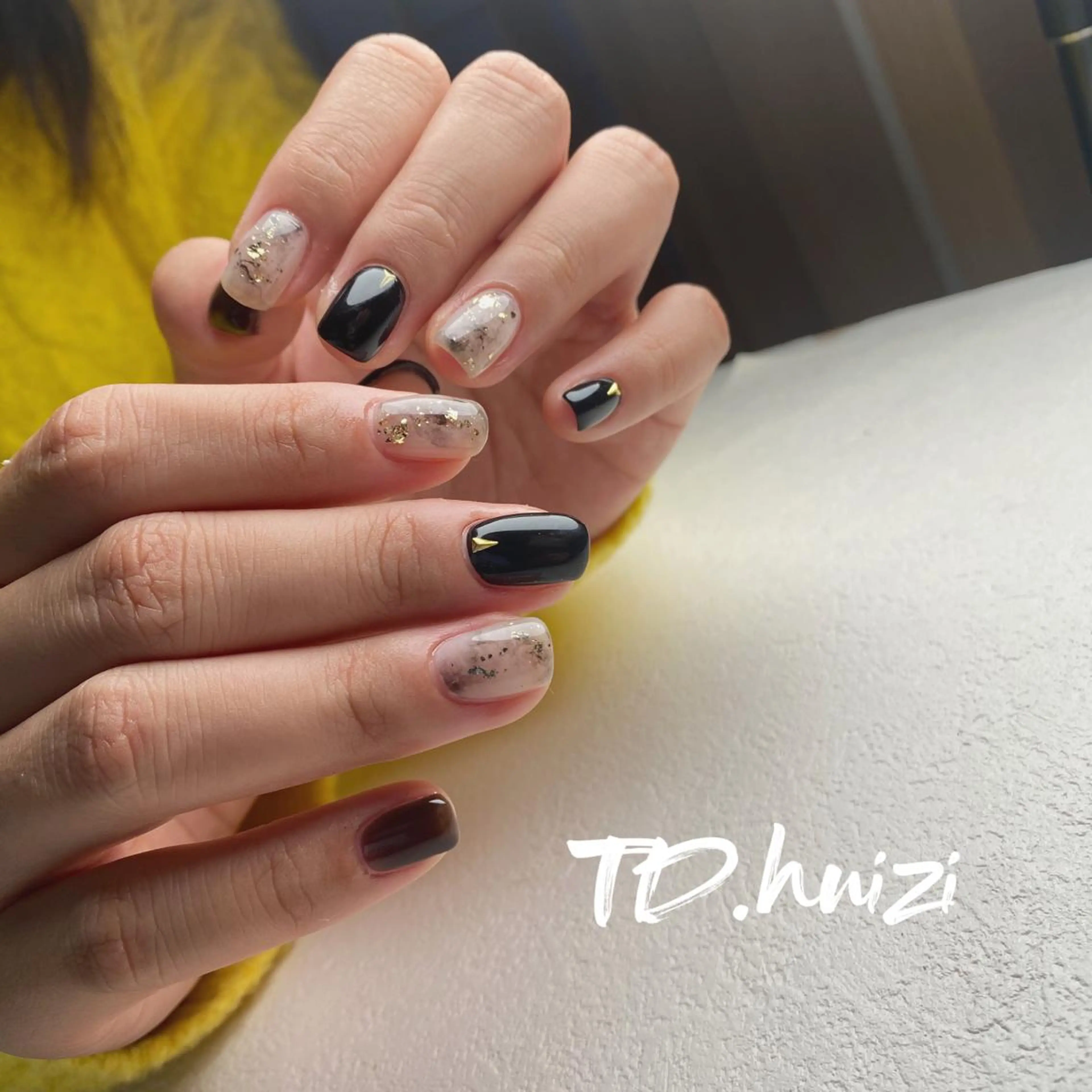 ミディアム めぐみのネイルサロン スタッフ練習のネイルデザイン