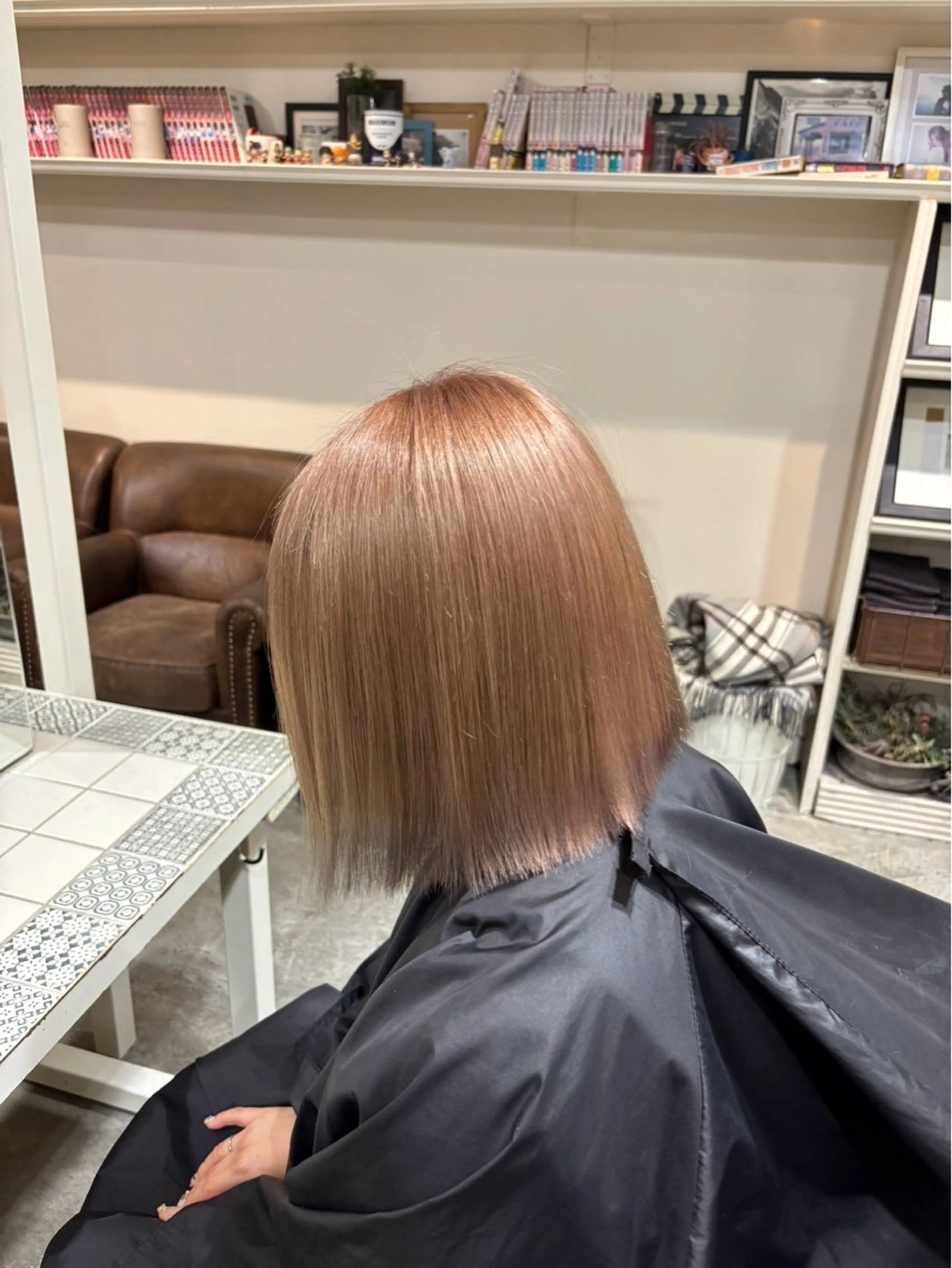 ミディアム カラー 佐々木 里紗のヘアスタイル