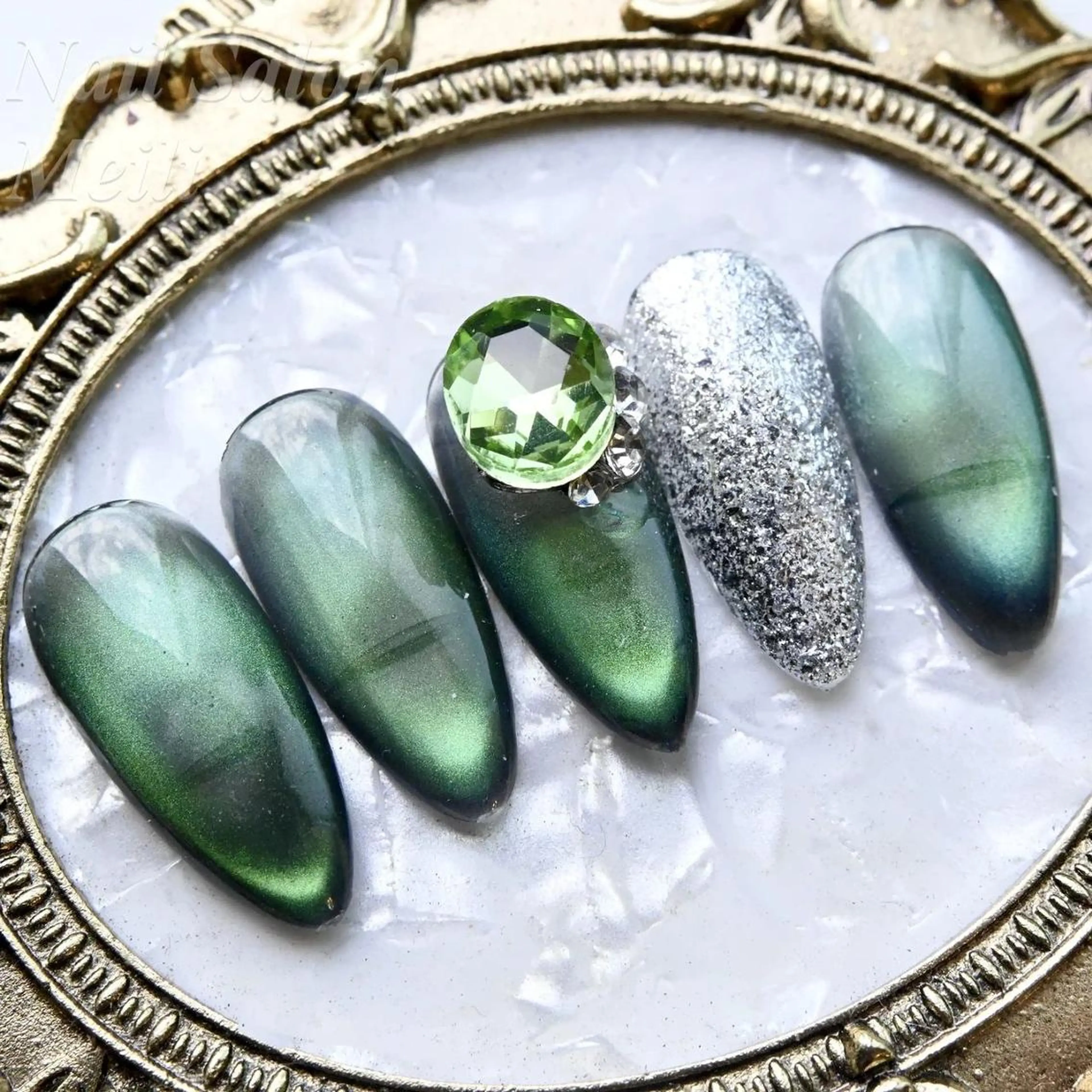 ネイル アートネイル ラメ(グリッター) マグネットネイル ストーンネイル ハンドネイル ネイルサロン メイリーのネイルデザイン