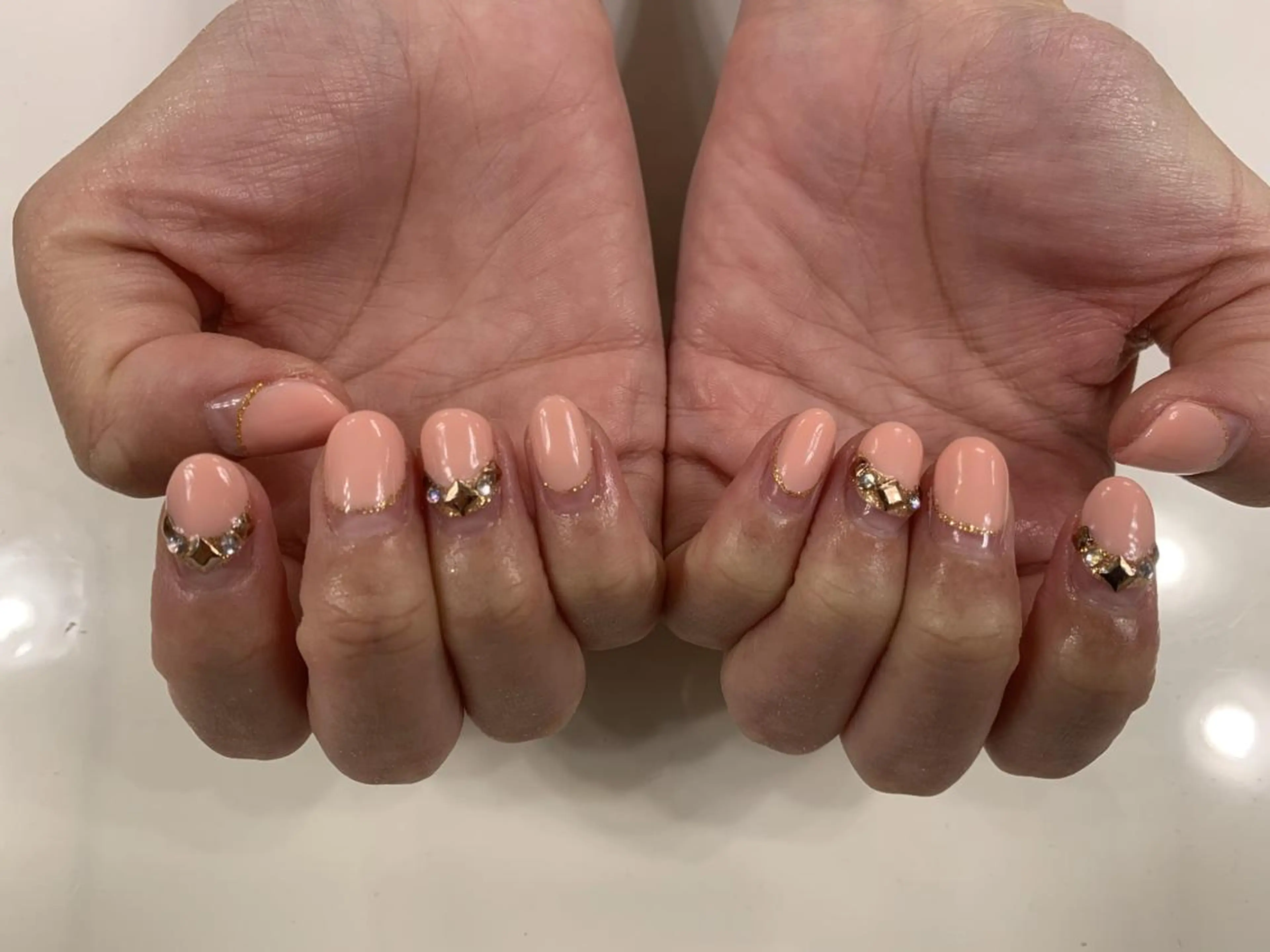 ネイル ネイルリボン 受付スタッフのネイルデザイン