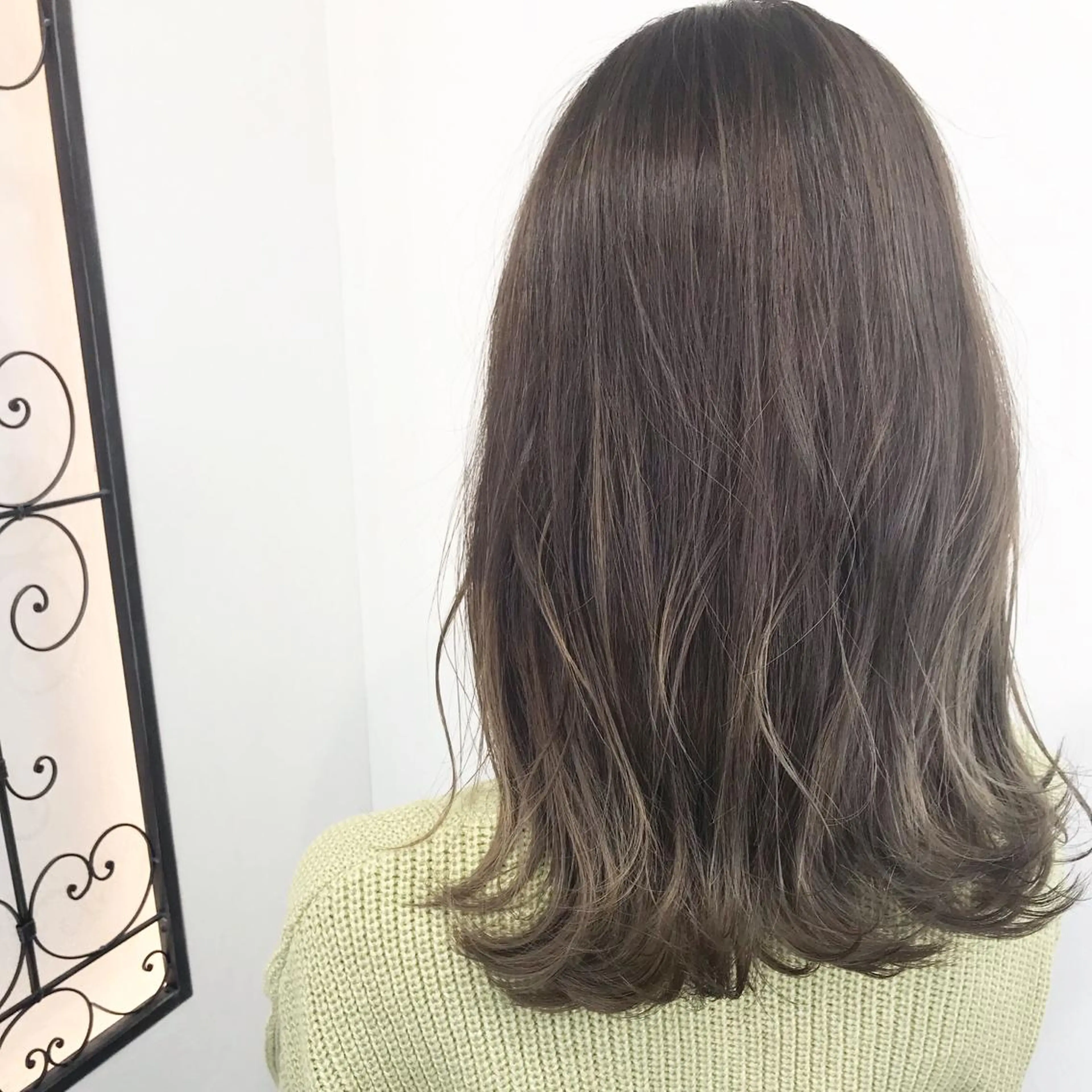 セミロング カラー AVANCE 長尾 尚悟のヘアスタイル