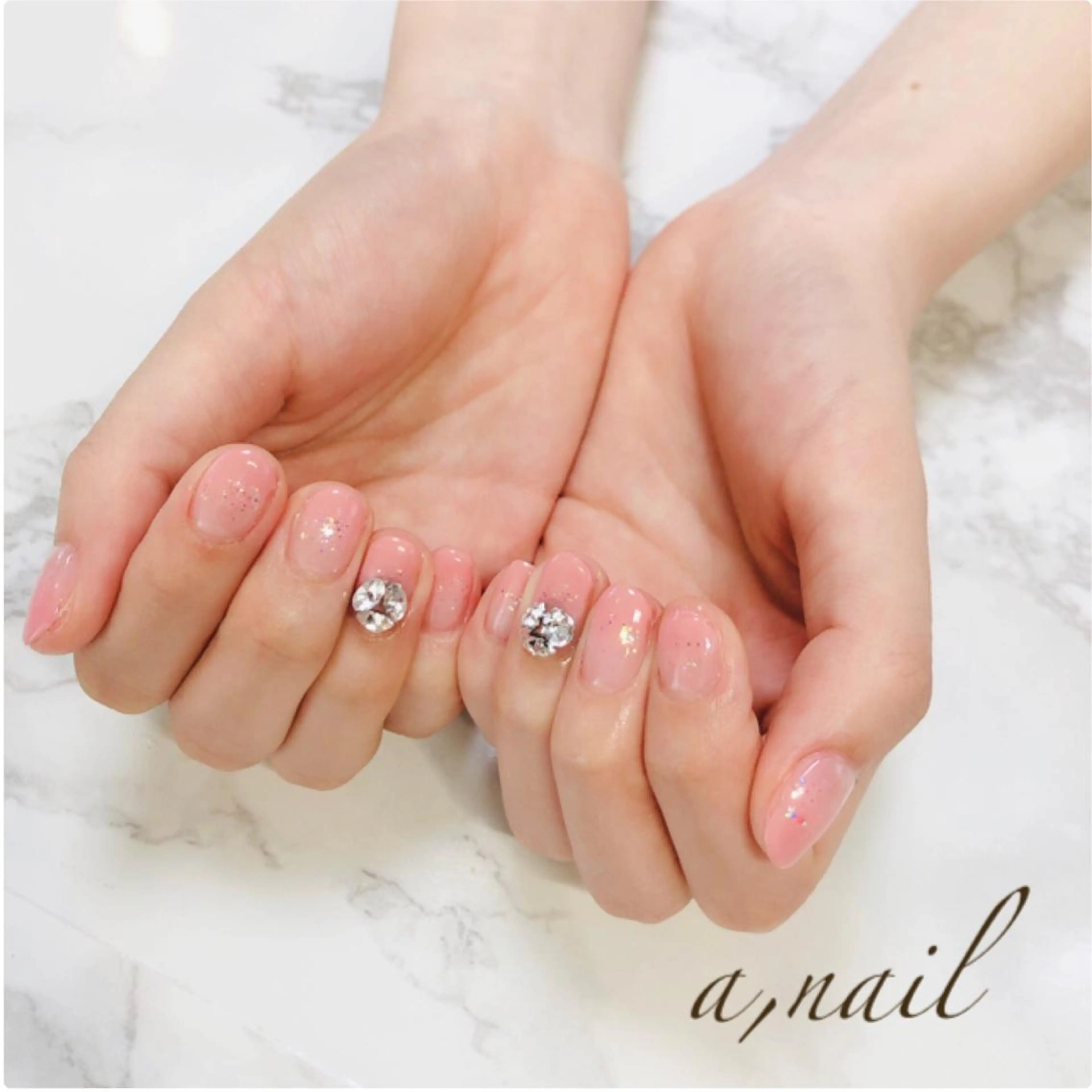 ネイル フットネイル ジェルネイル グラデーション ラメ(グリッター) ラメグラデーション ハンドネイル ネイルサロン エーネイルのネイルデザイン