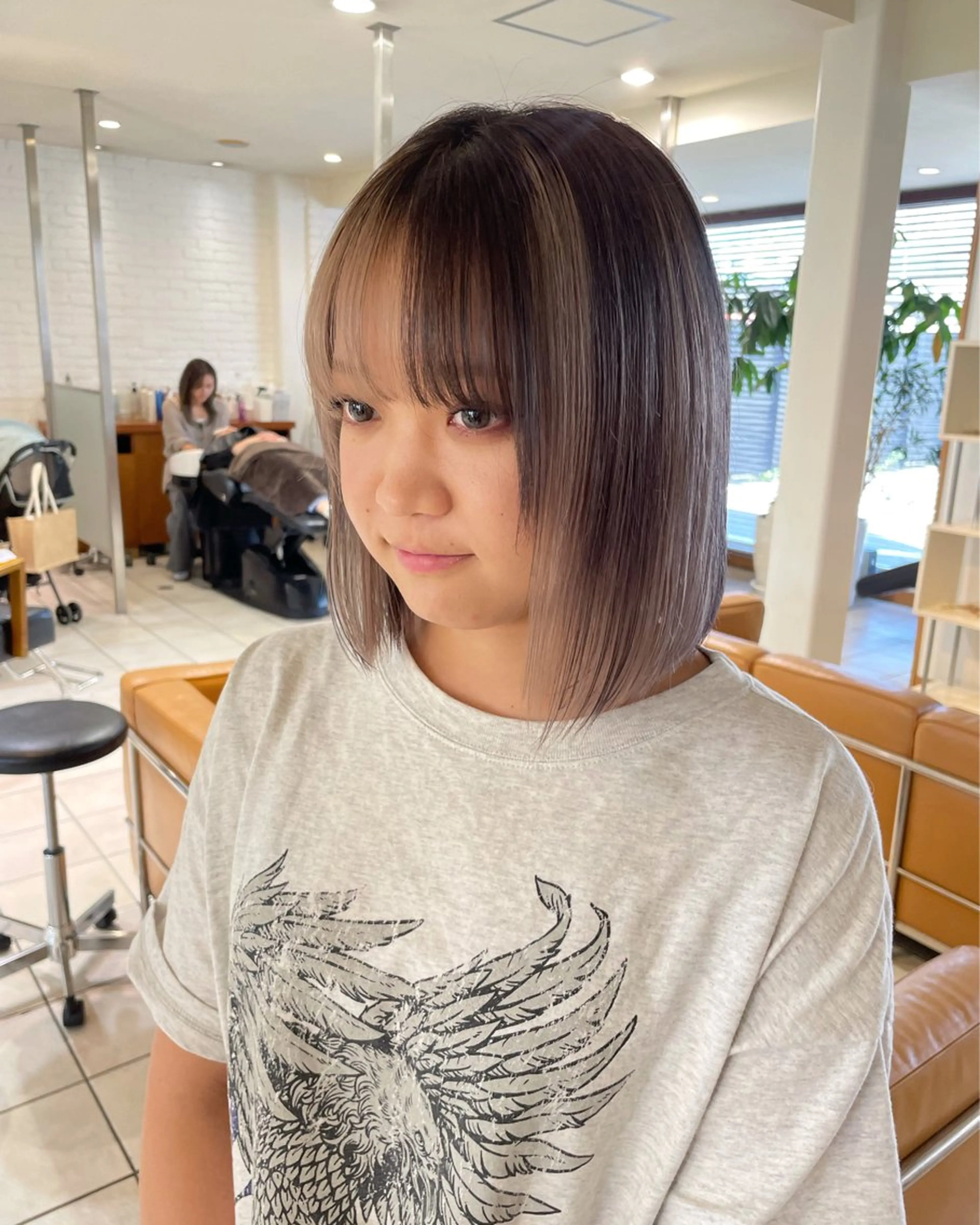 ミディアム カラー ブリーチ デザインカラー ハイトーンカラー 🌟デザインカラー 🌟コノミ🌟のヘアスタイル