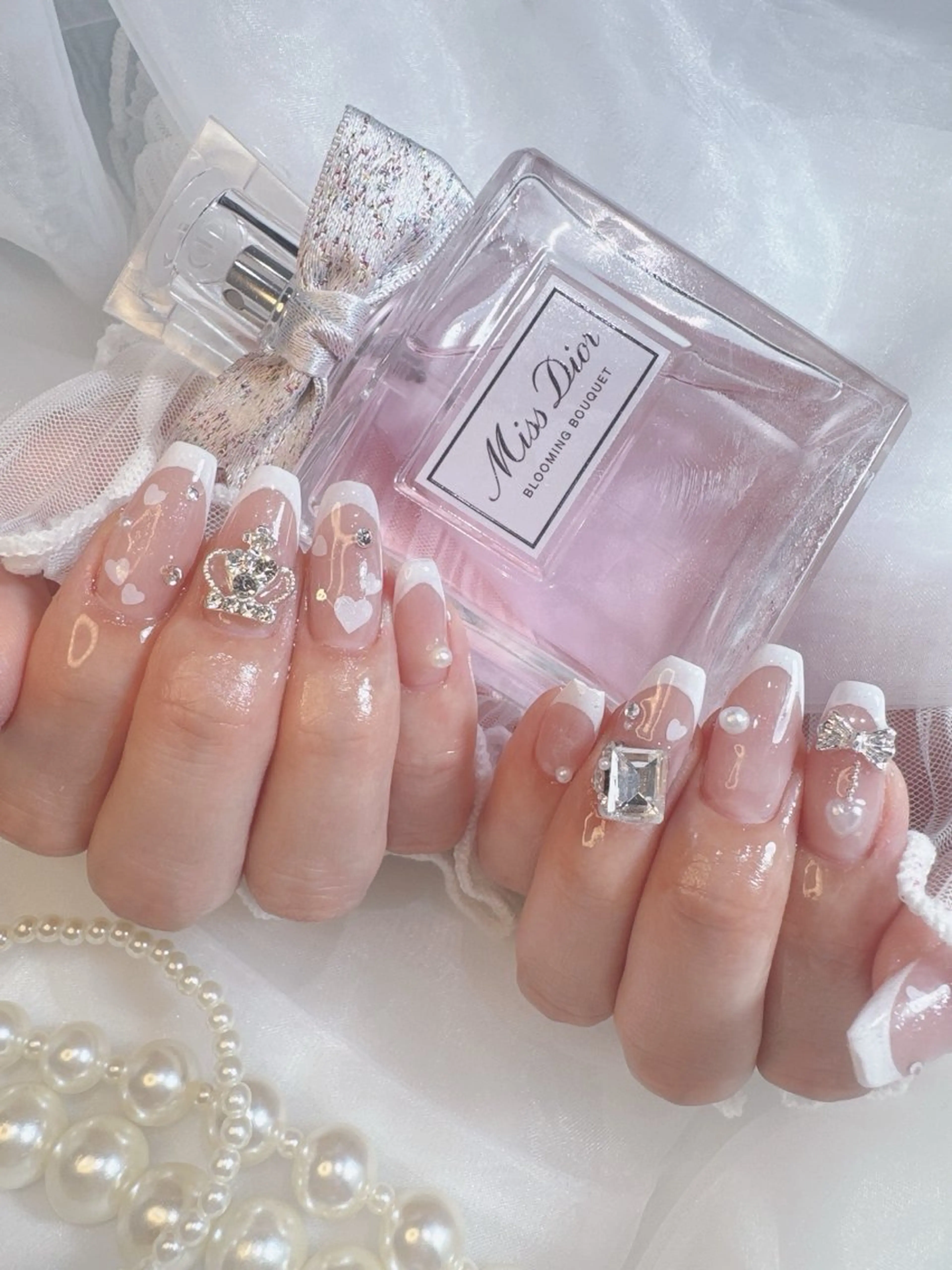 ネイル アートネイル 長さ出し フレンチネイル ガーリー ワンホンネイル ハンドネイル Anela🪞アネラ 久屋大通🫧EMIのネイルデザイン